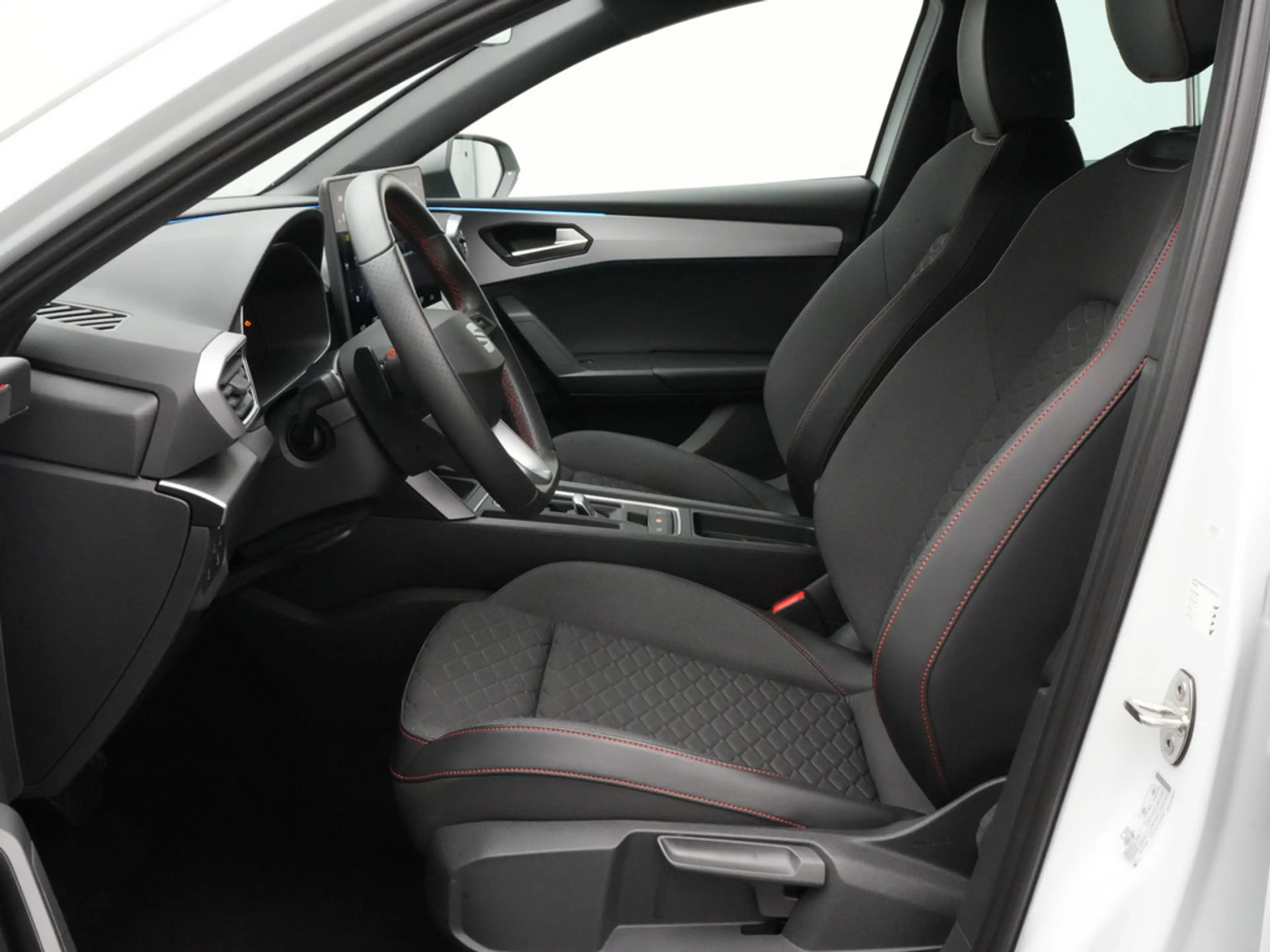 SEAT Leon ST FR DSG ACC NAVI SHZ KAM LED KEYLESS — photo 14