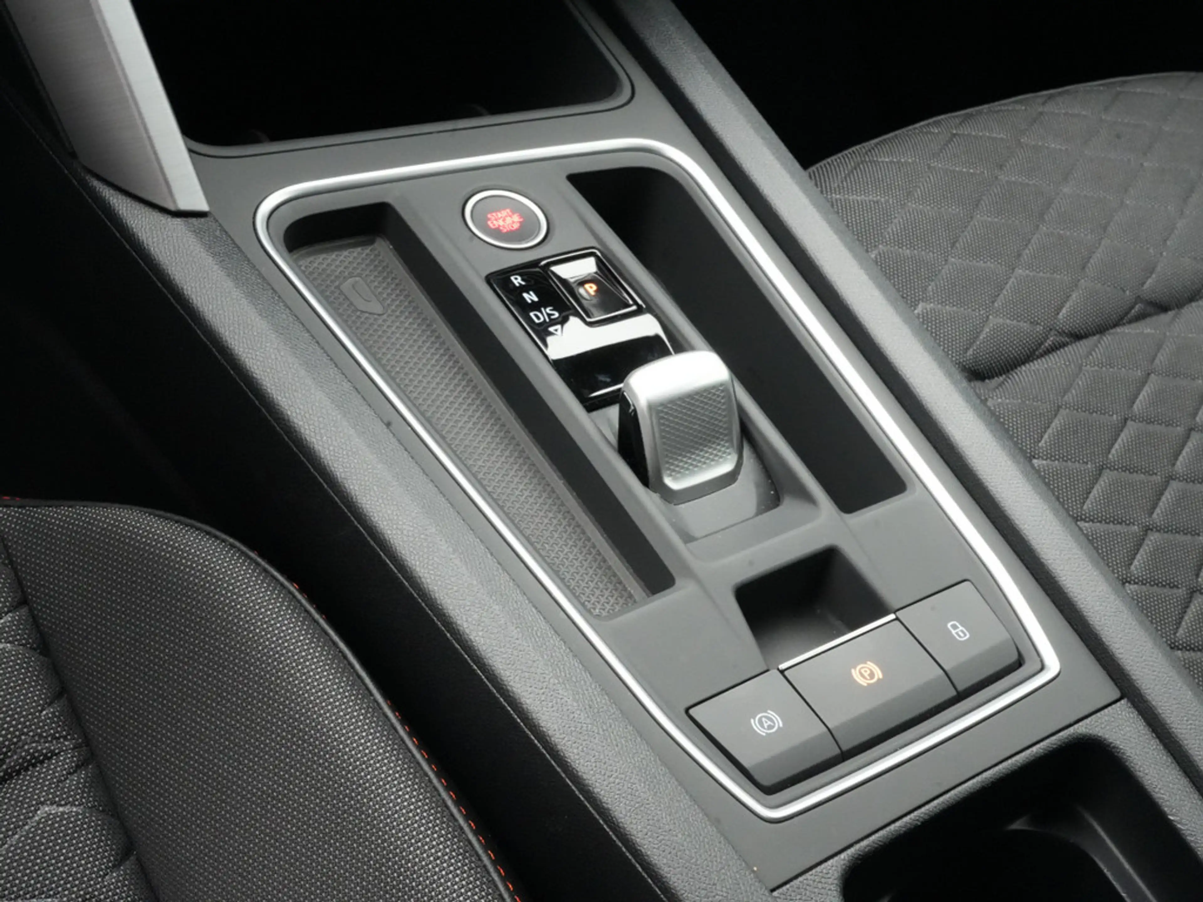 SEAT Leon ST FR DSG ACC NAVI SHZ KAM LED KEYLESS — photo 13