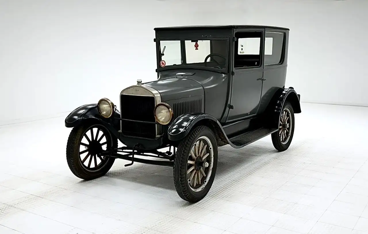 Ford Tudor Sedan, foto 1