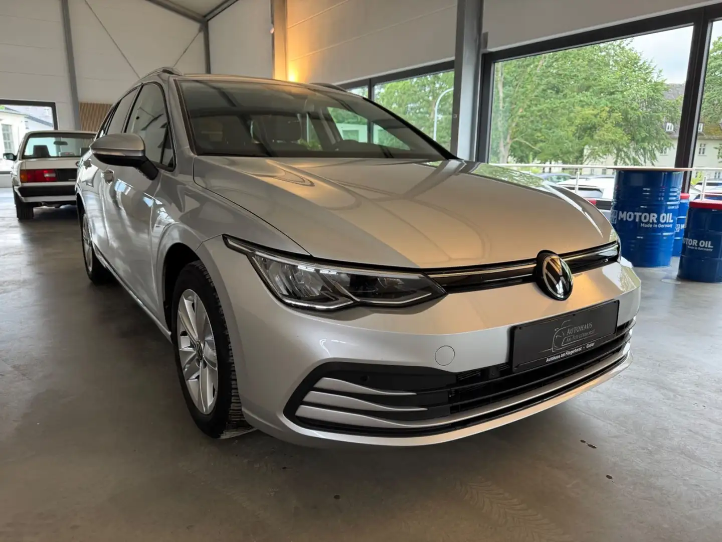 Volkswagen Golf VIII Variant 2.0 TDI Life Kam/LED/AHK/Navi Argent - 2