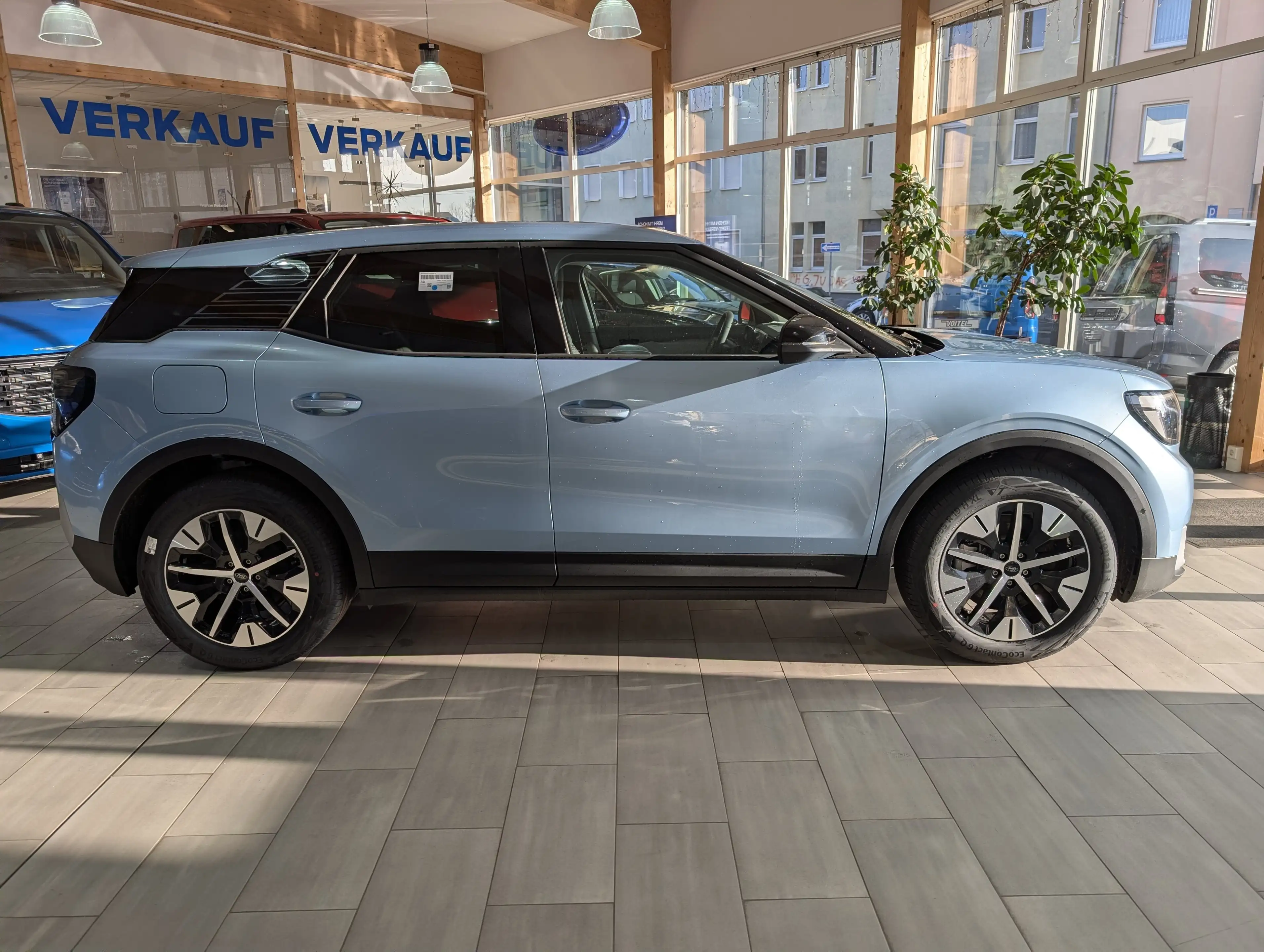 Ford Explorer Select RWD — photo 4