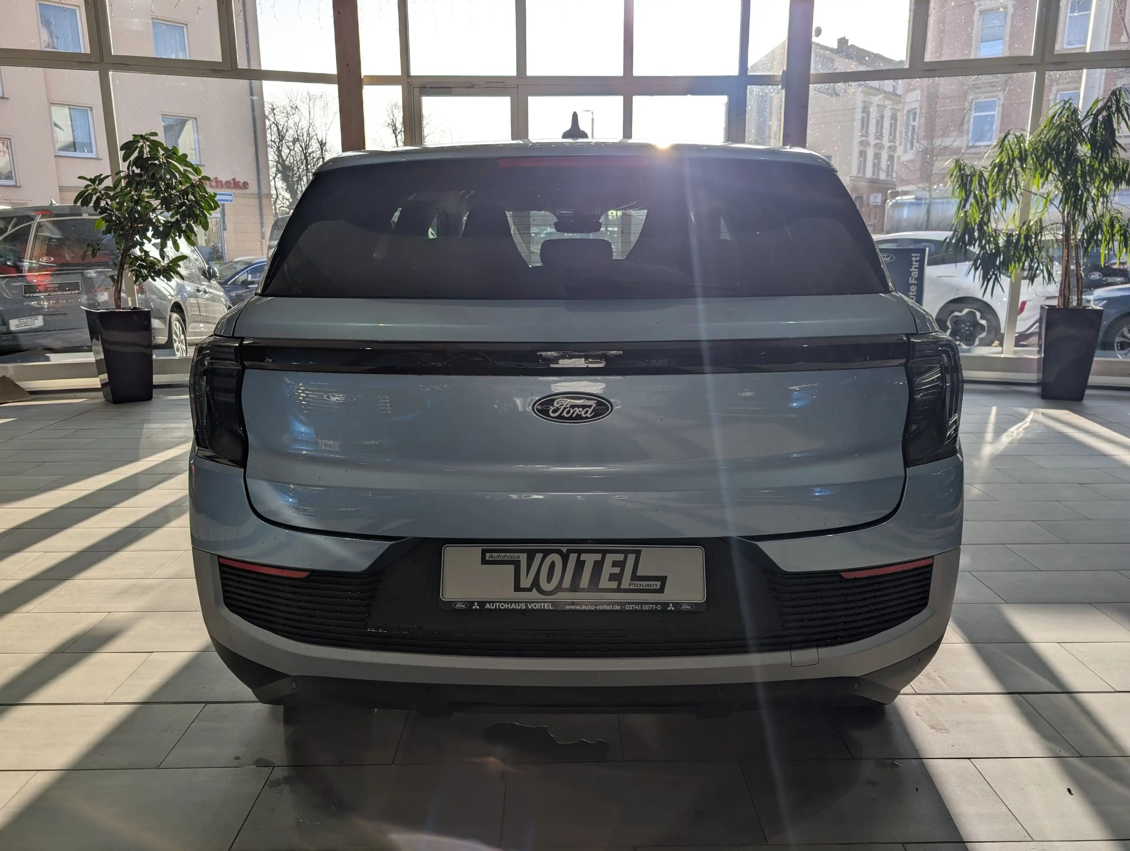 Ford Explorer Select RWD — photo 6