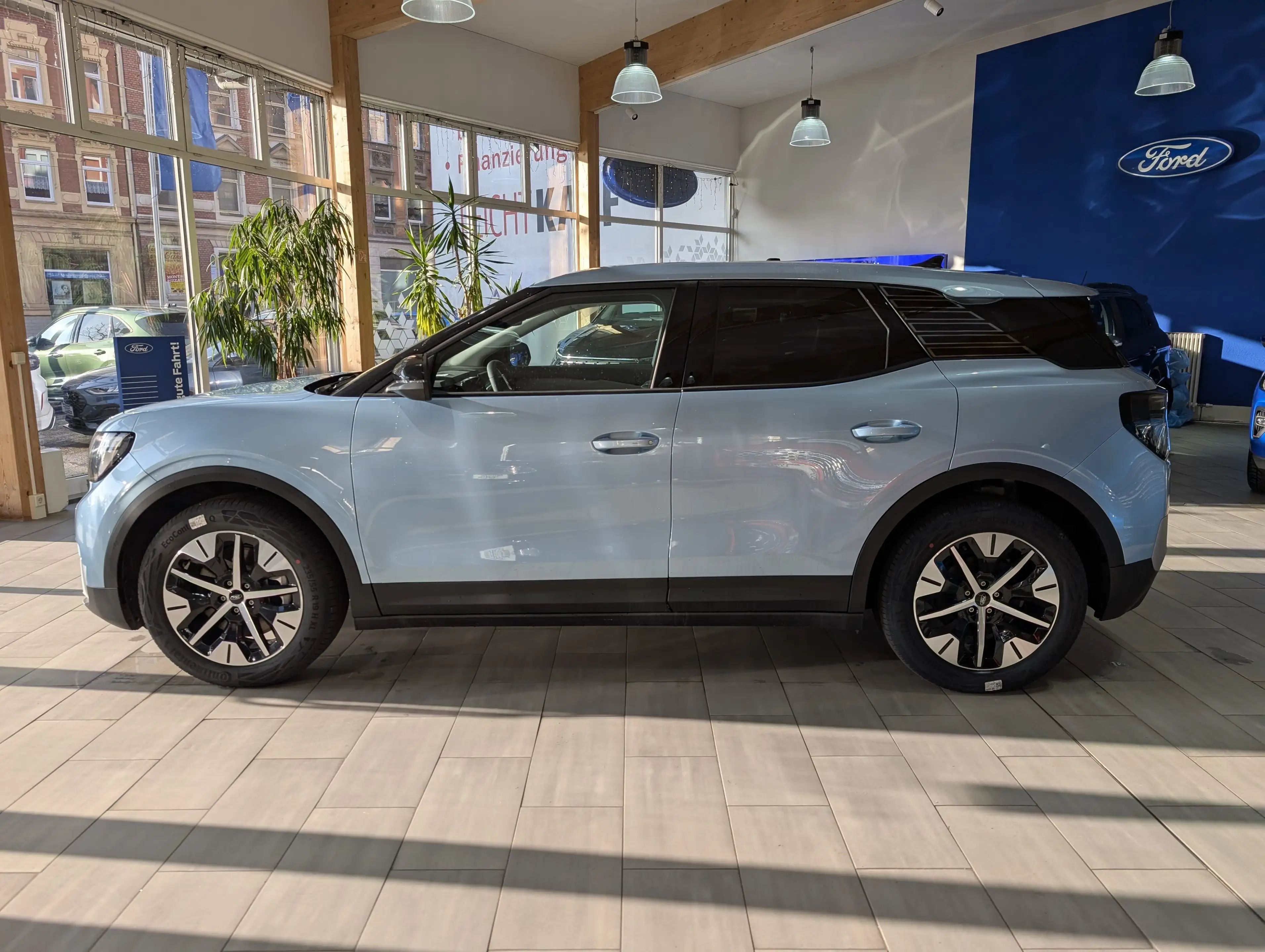 Ford Explorer Select RWD — photo 8