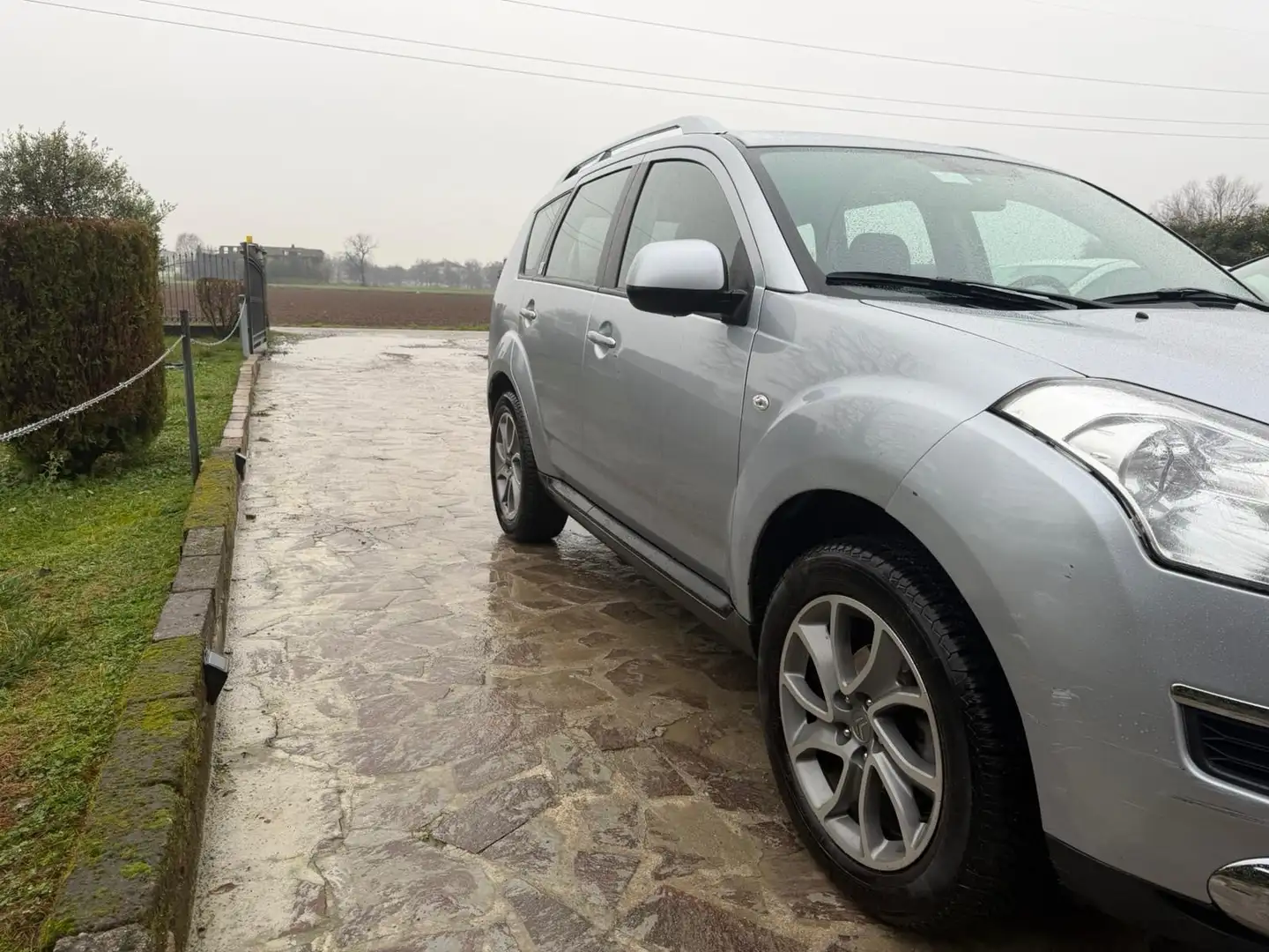 Citroen C-Crosser 2.2 HDi 160CV FAP Dynamique Plus Silber - 2