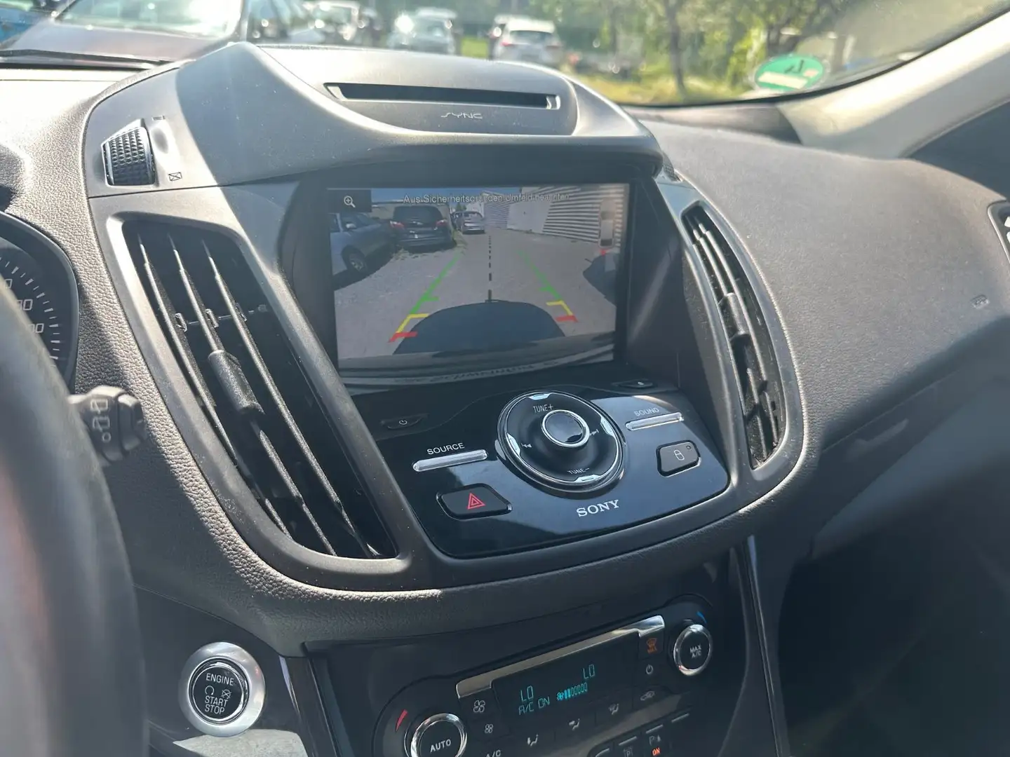 Ford Kuga Titanium/2Hand/Tüv+ZahnriemenNEU/Kamera/NAVI Schwarz - 2