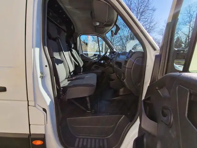 Renault Master view 10