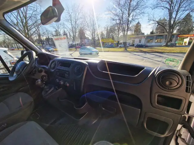 Renault Master view 13