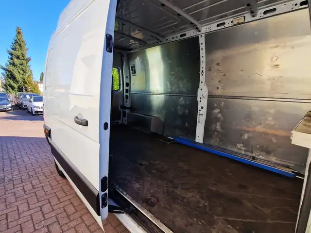 Renault Master view 12