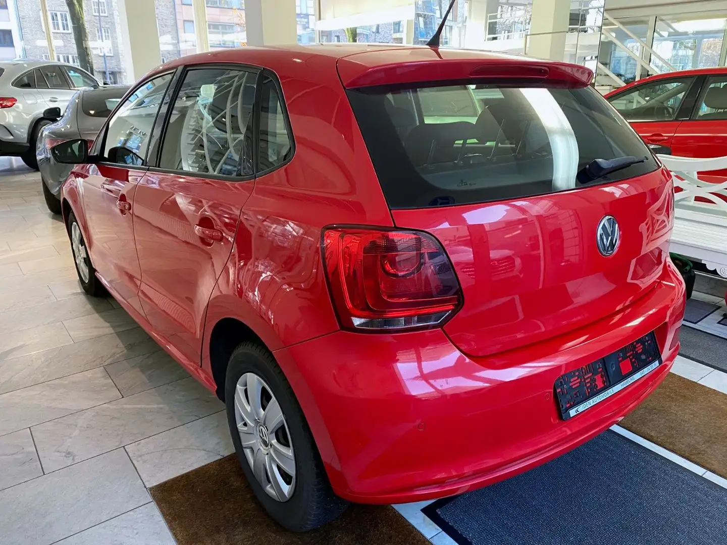 Volkswagen Polo V 1.2 aus1.Hd/Sitzh/Klimaaut//PDC/Allwetter Rot - 2