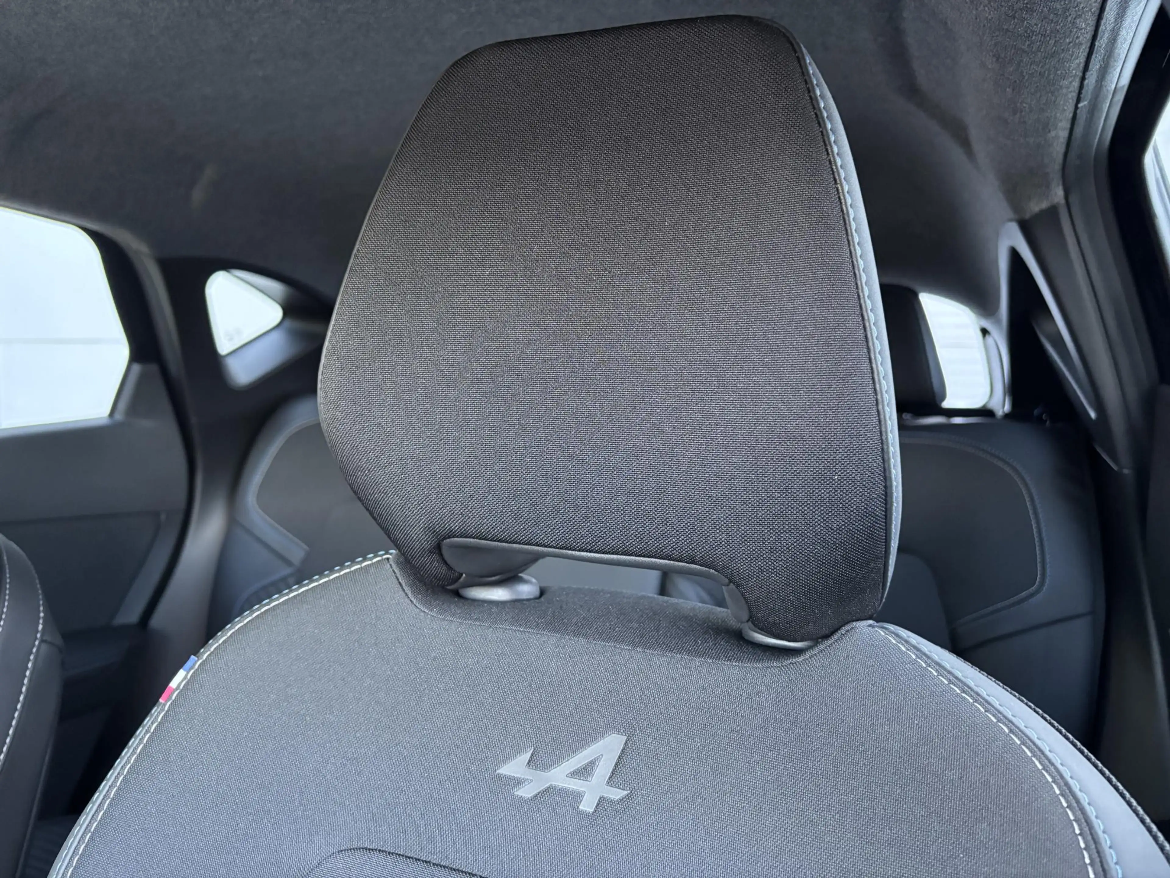 Renault Captur 1.6 E-Tech full hybrid 145 esprit Alpine | Stoelve — photo 26