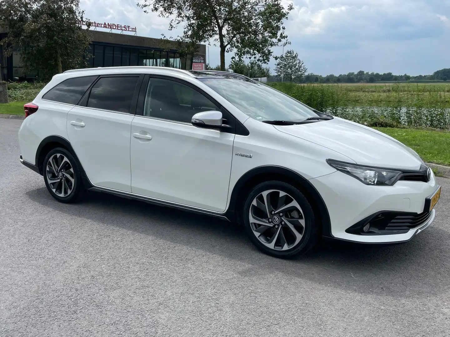 Toyota Auris Touring Sports 1.8 Hybrid Freestyle, Aut, Pano, Cr Wit - 2