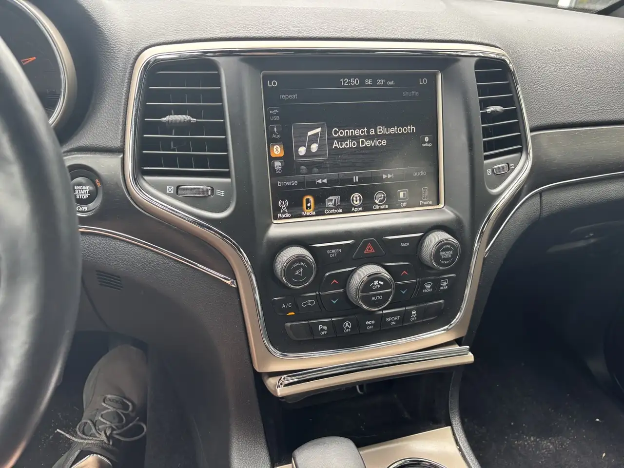 Jeep Grand Cherokee снимка Jeep Grand Cherokee