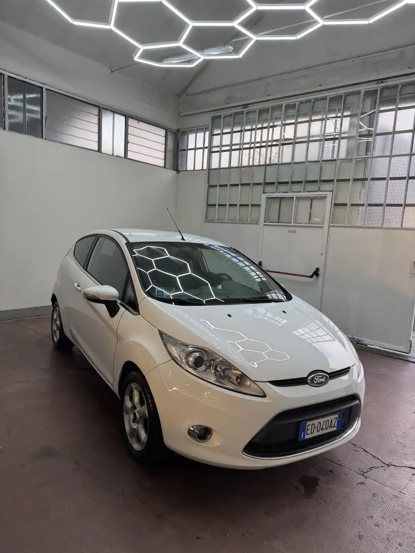 Ford Fiesta 3p 1.2 16v Titanium 82cv - 2