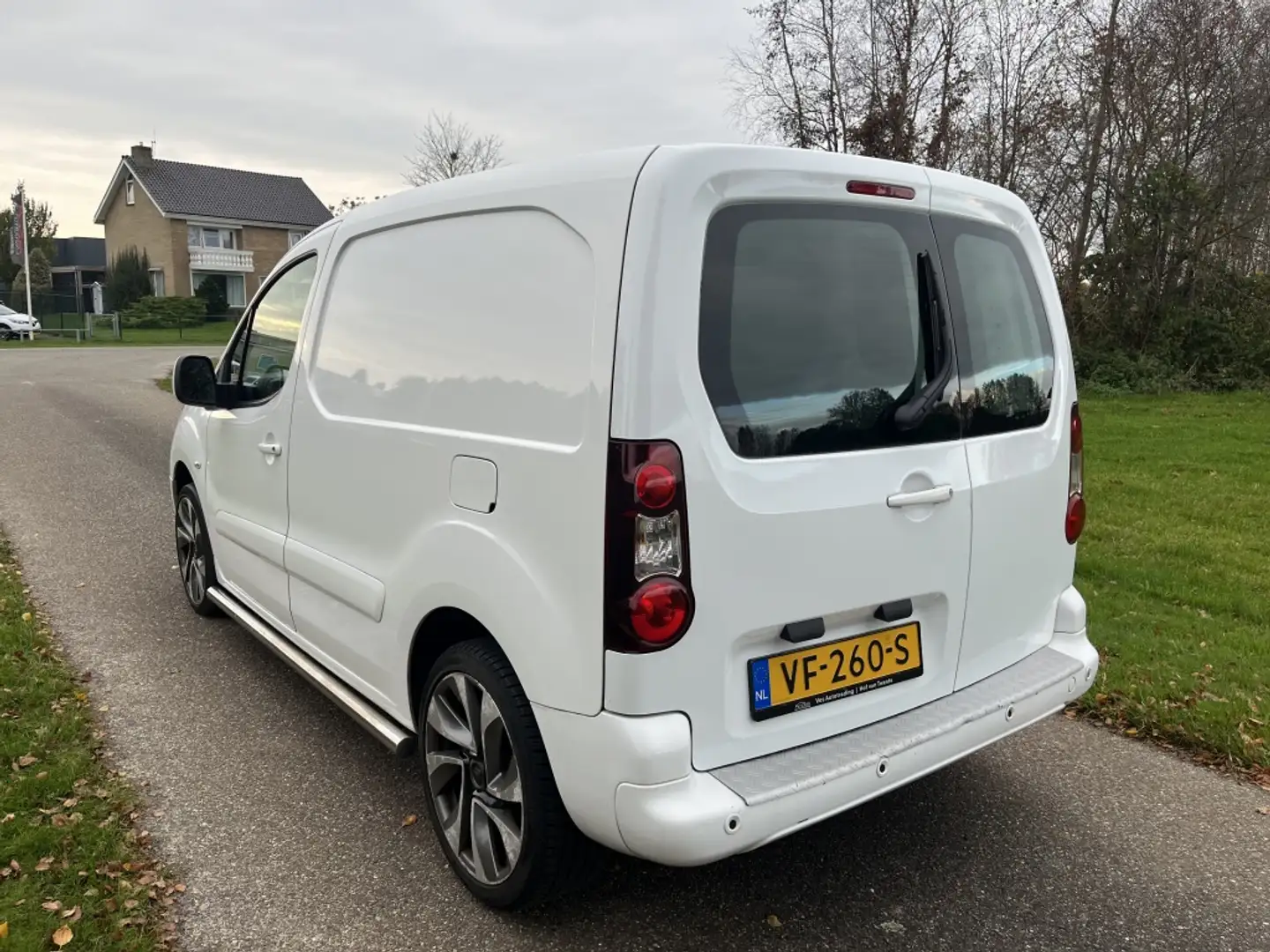 Citroen Berlingo 1.6 e-HDI 500 Club Economy Weiß - 2