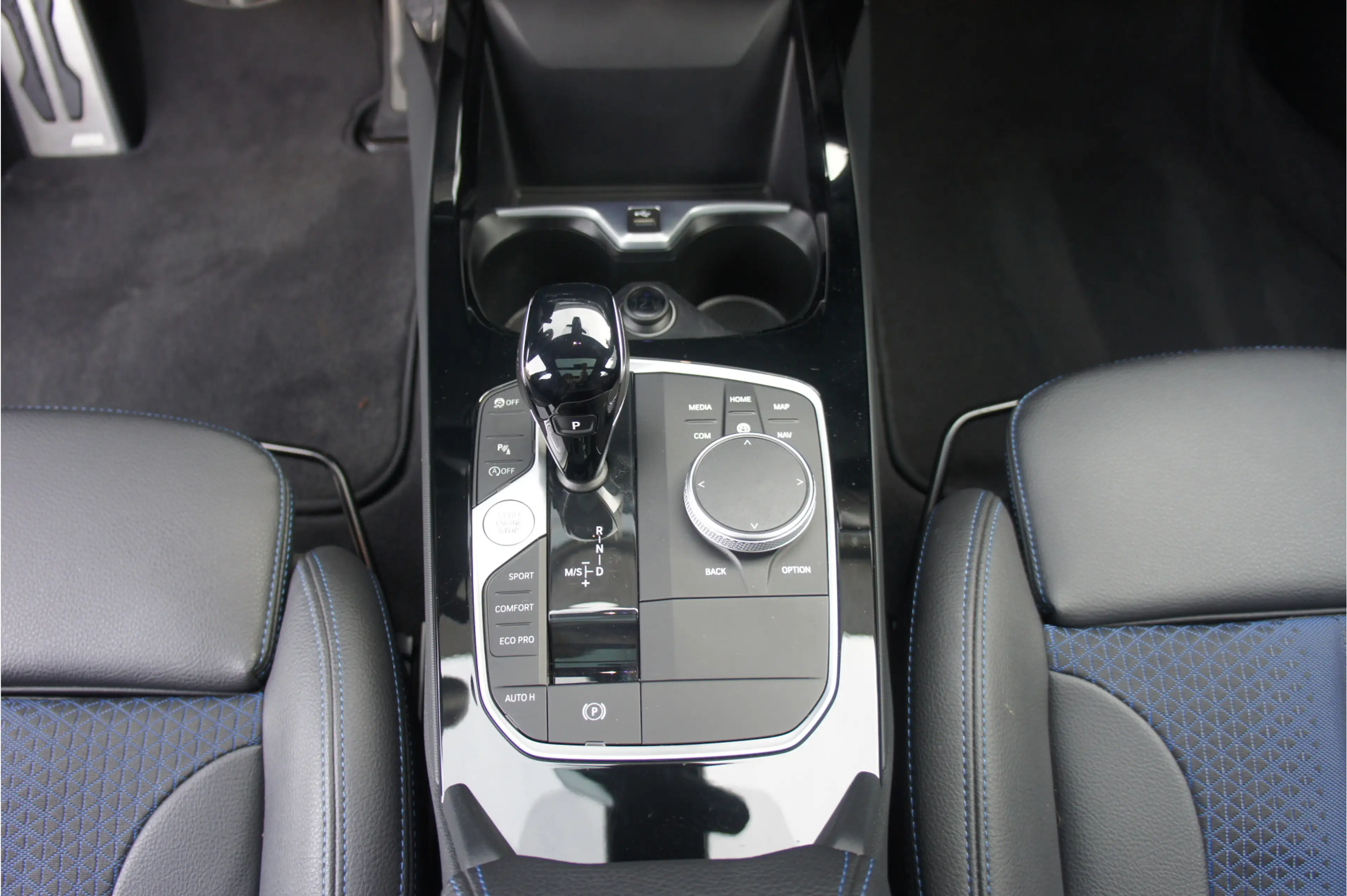 BMW 118 1-serie 118i M sport, Panoramadak, — photo 14
