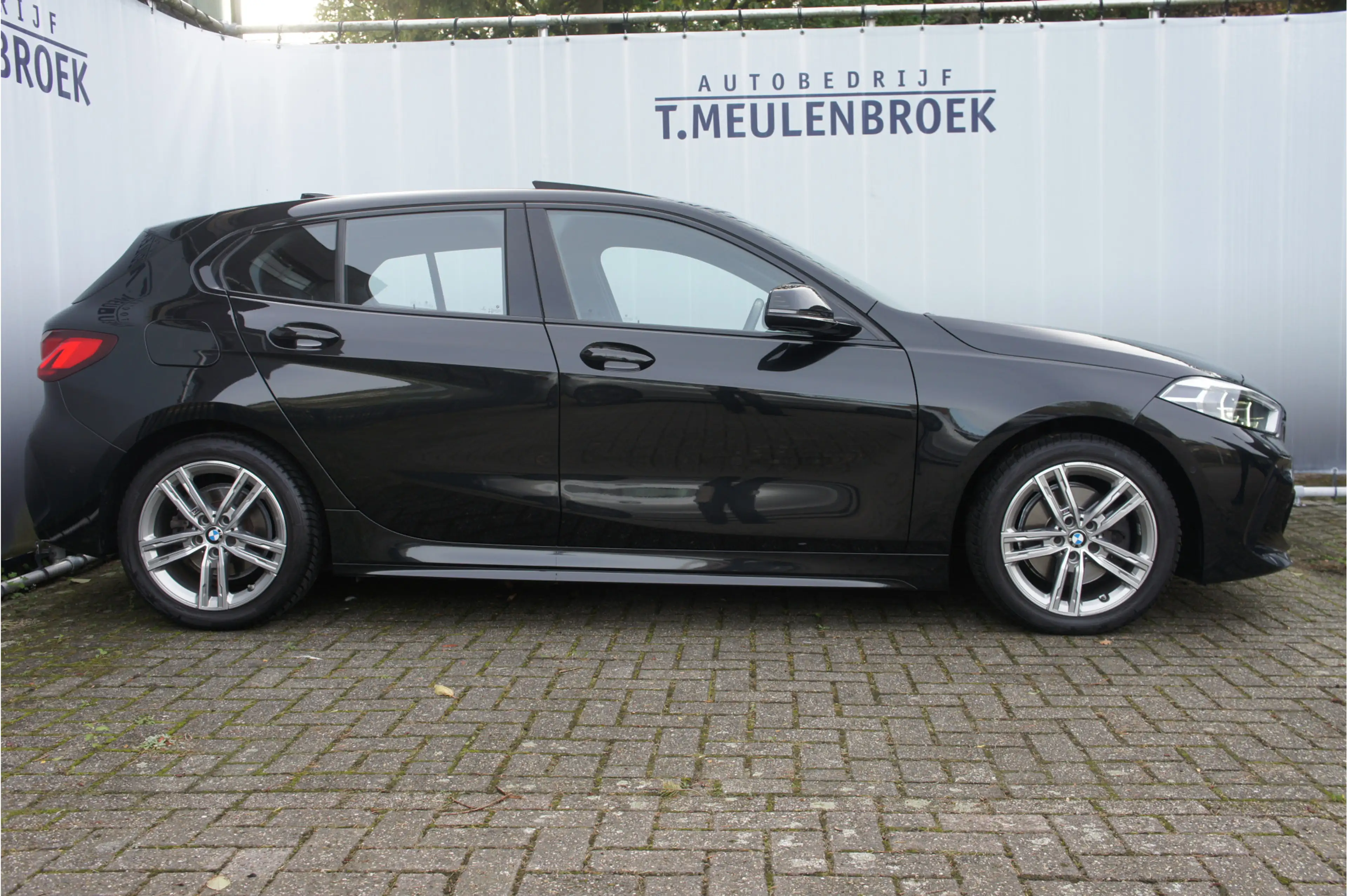 BMW 118 1-serie 118i M sport, Panoramadak, — photo 3