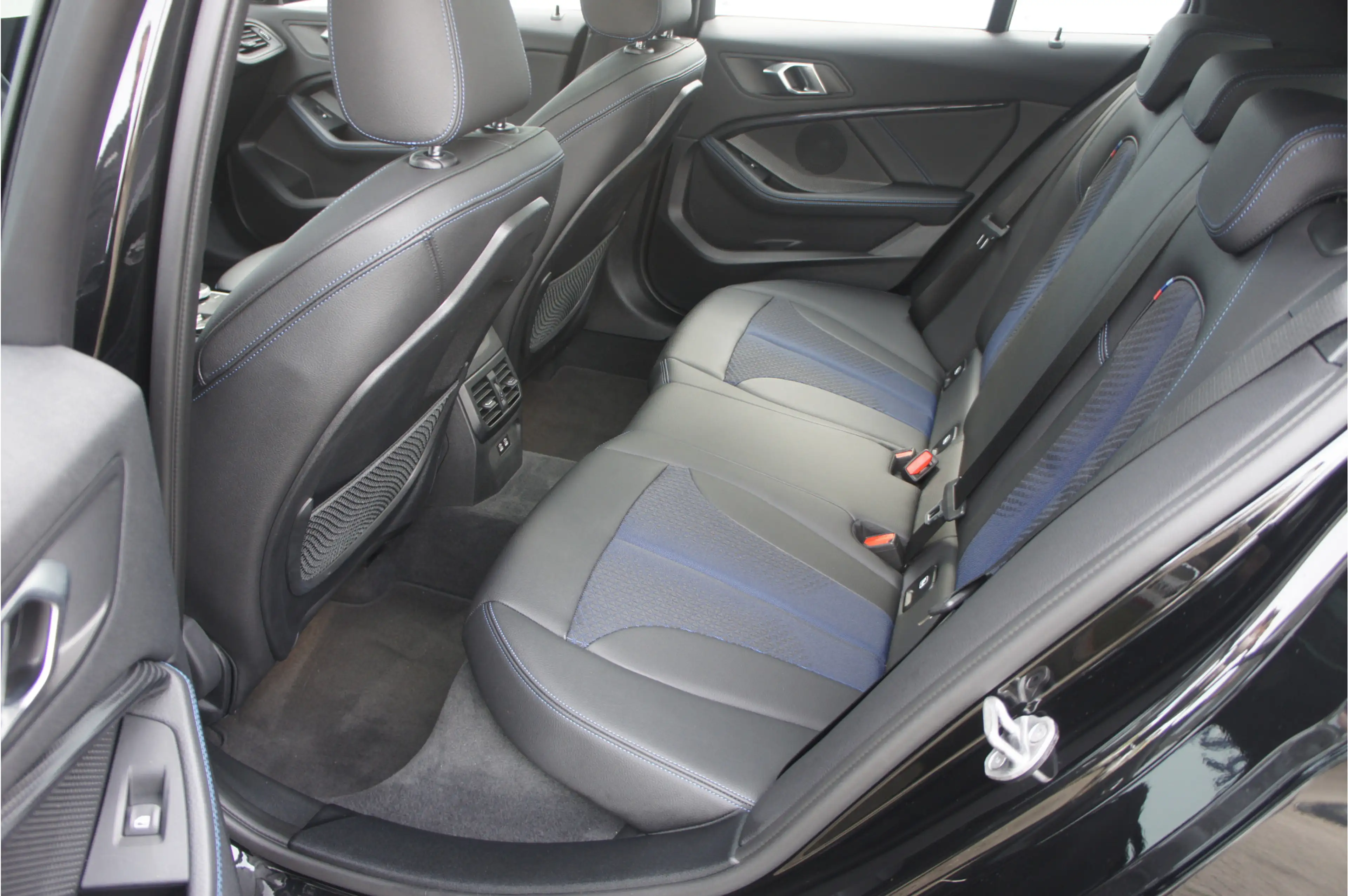 BMW 118 1-serie 118i M sport, Panoramadak, — photo 9