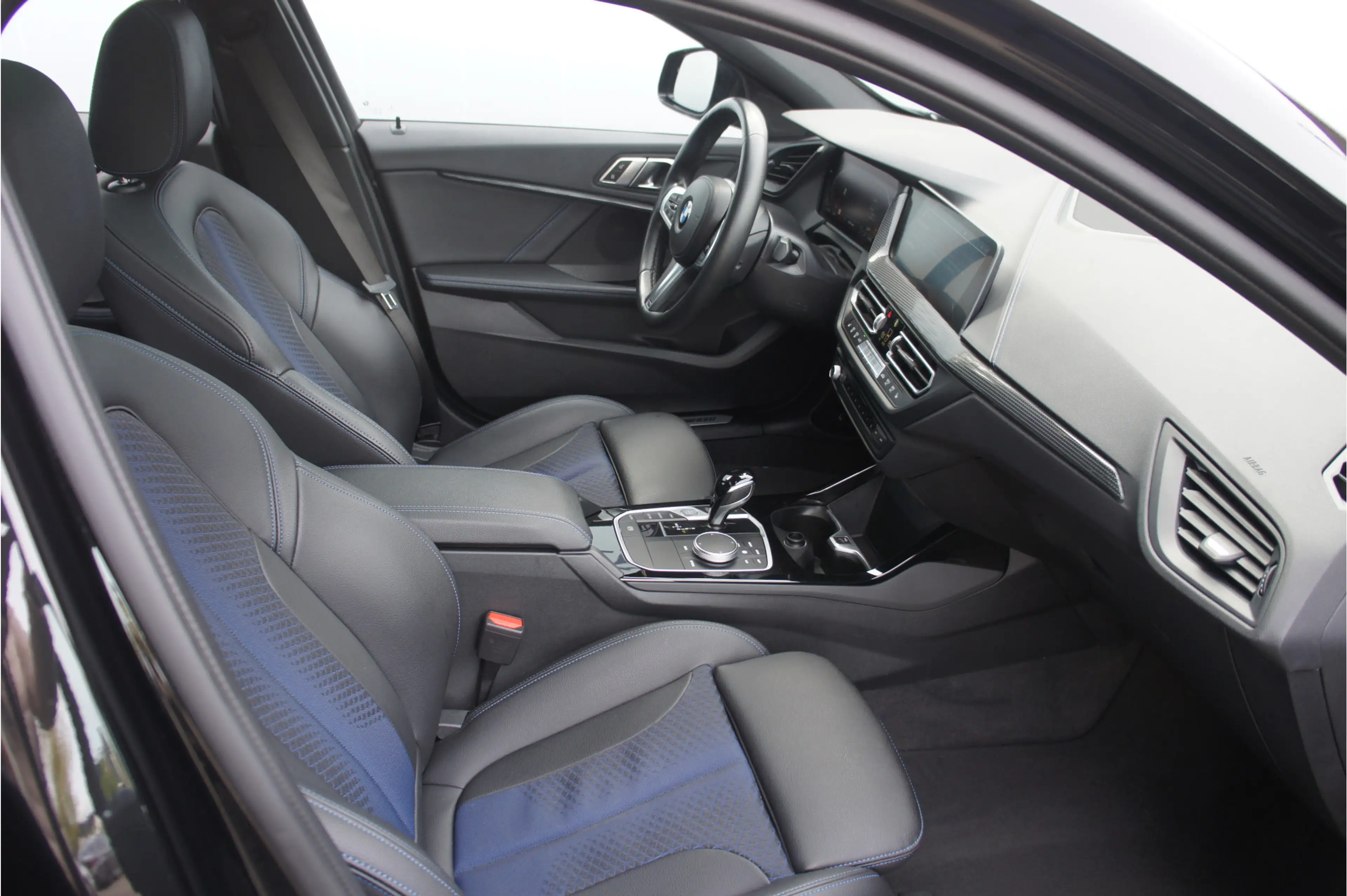 BMW 118 1-serie 118i M sport, Panoramadak, — photo 23