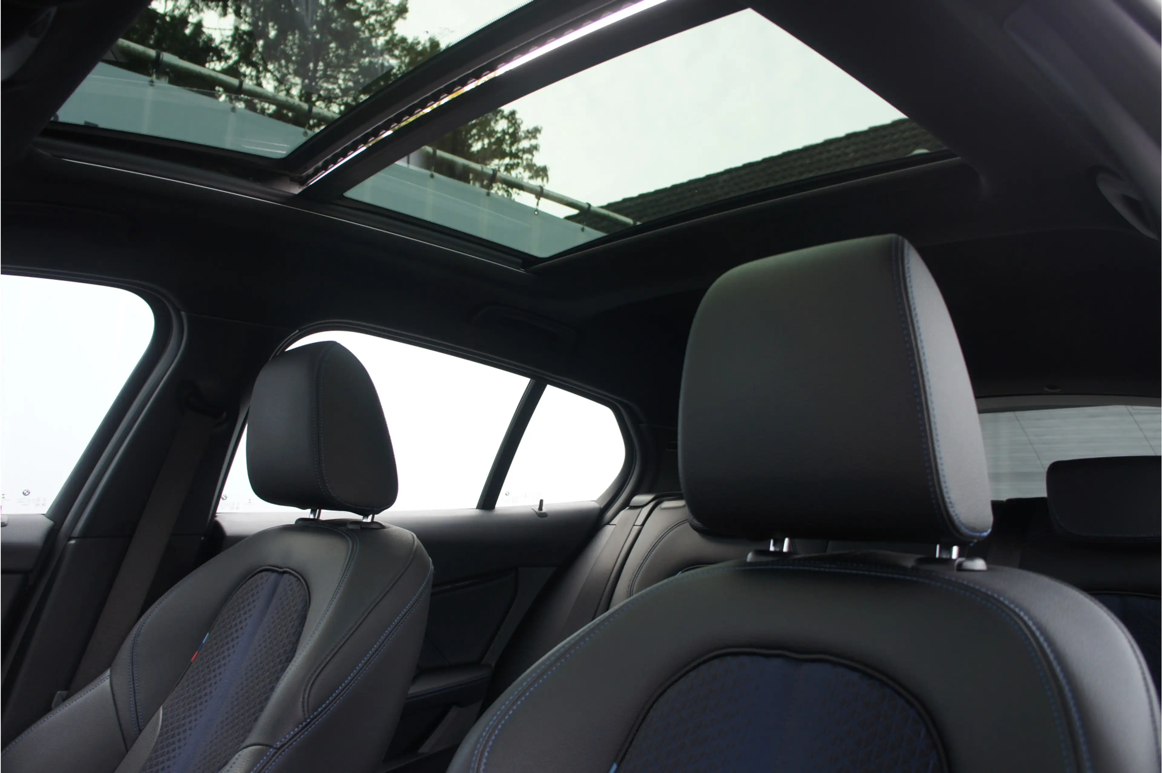 BMW 118 1-serie 118i M sport, Panoramadak, — photo 10