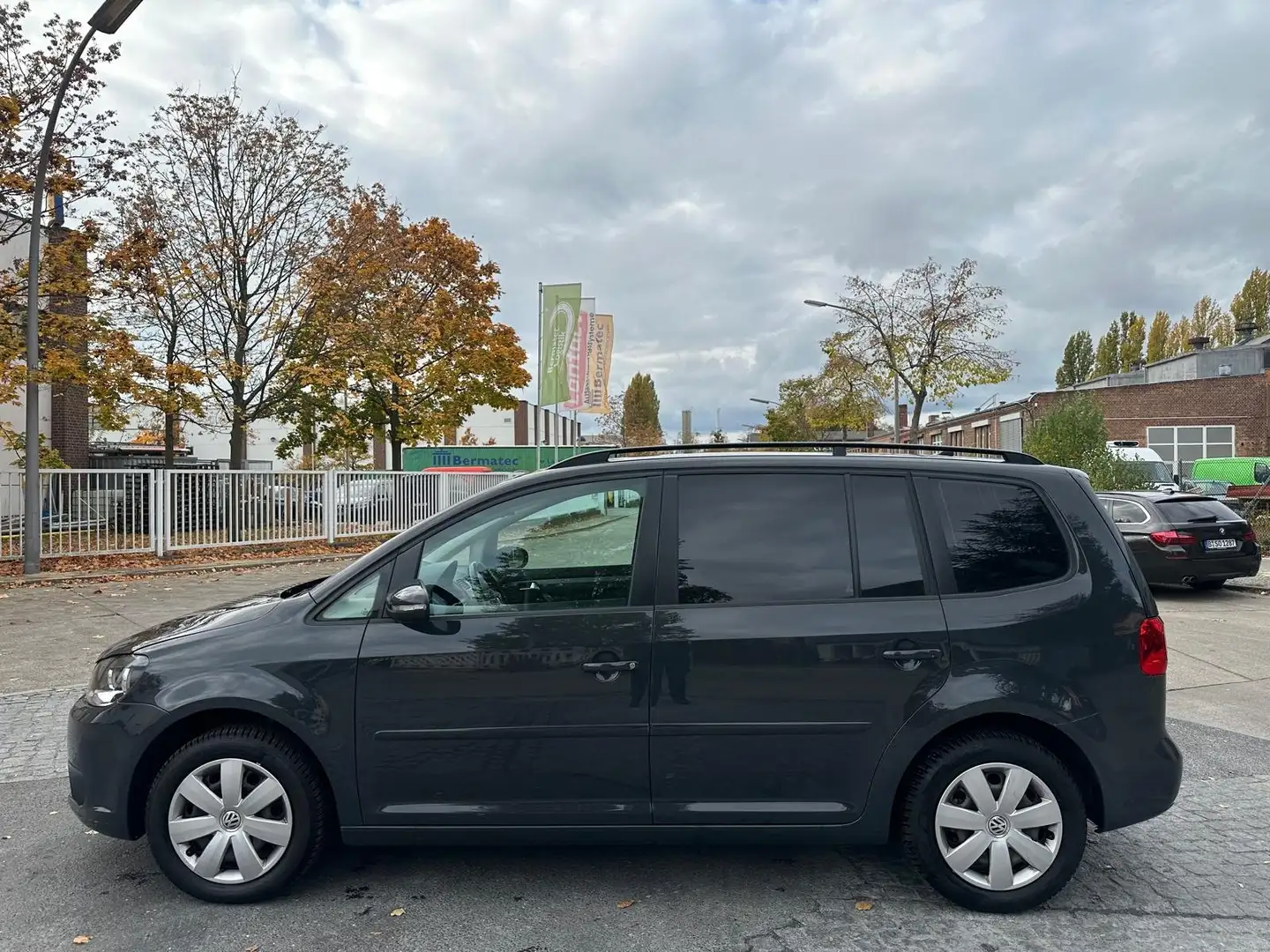Volkswagen Touran Comfortline Grau - 2
