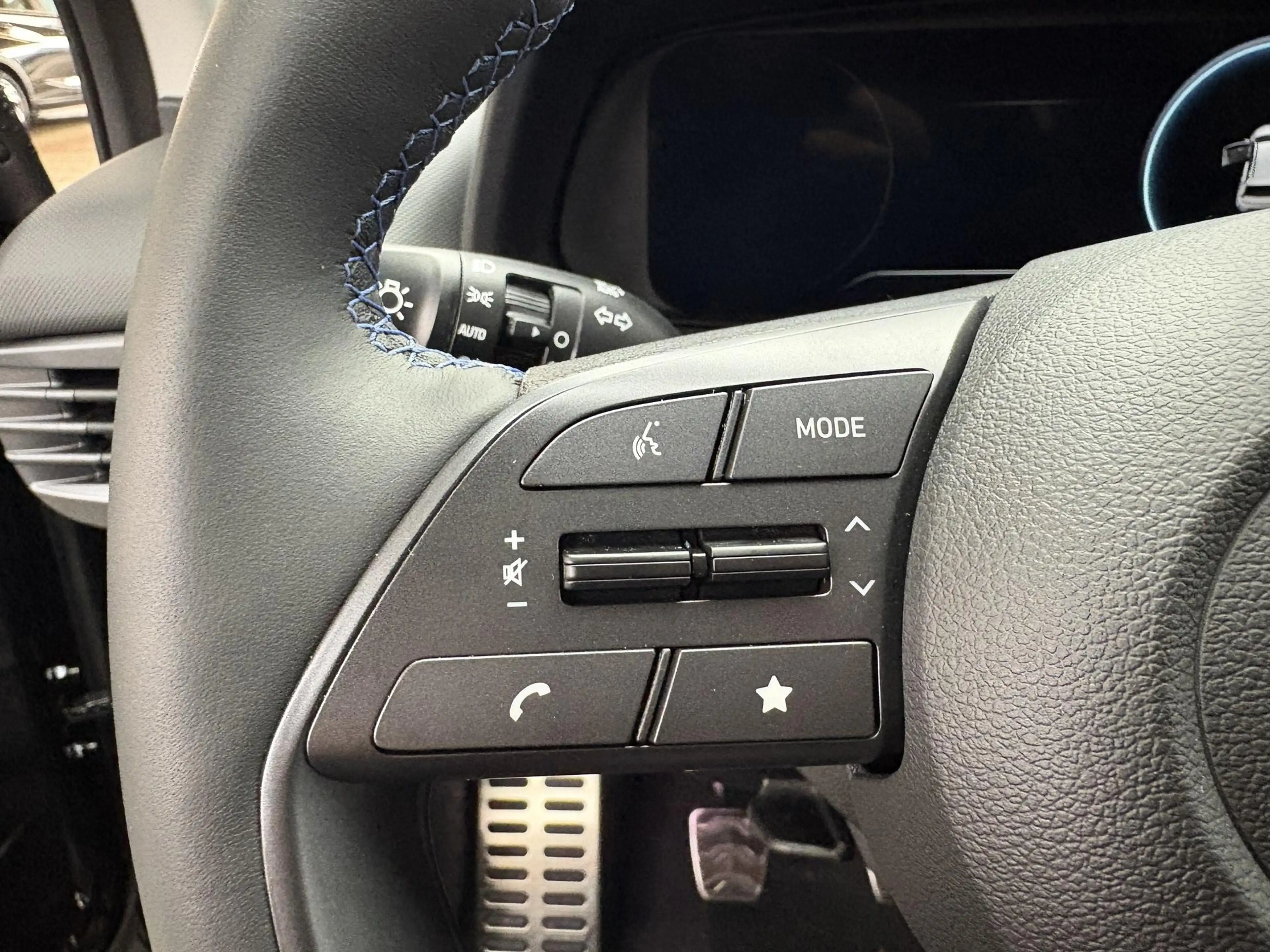 Hyundai BAYON COMFORT SHZ LED NAVI RFK PDC TEMPOMAT 1.2 MPI 5... — photo 12