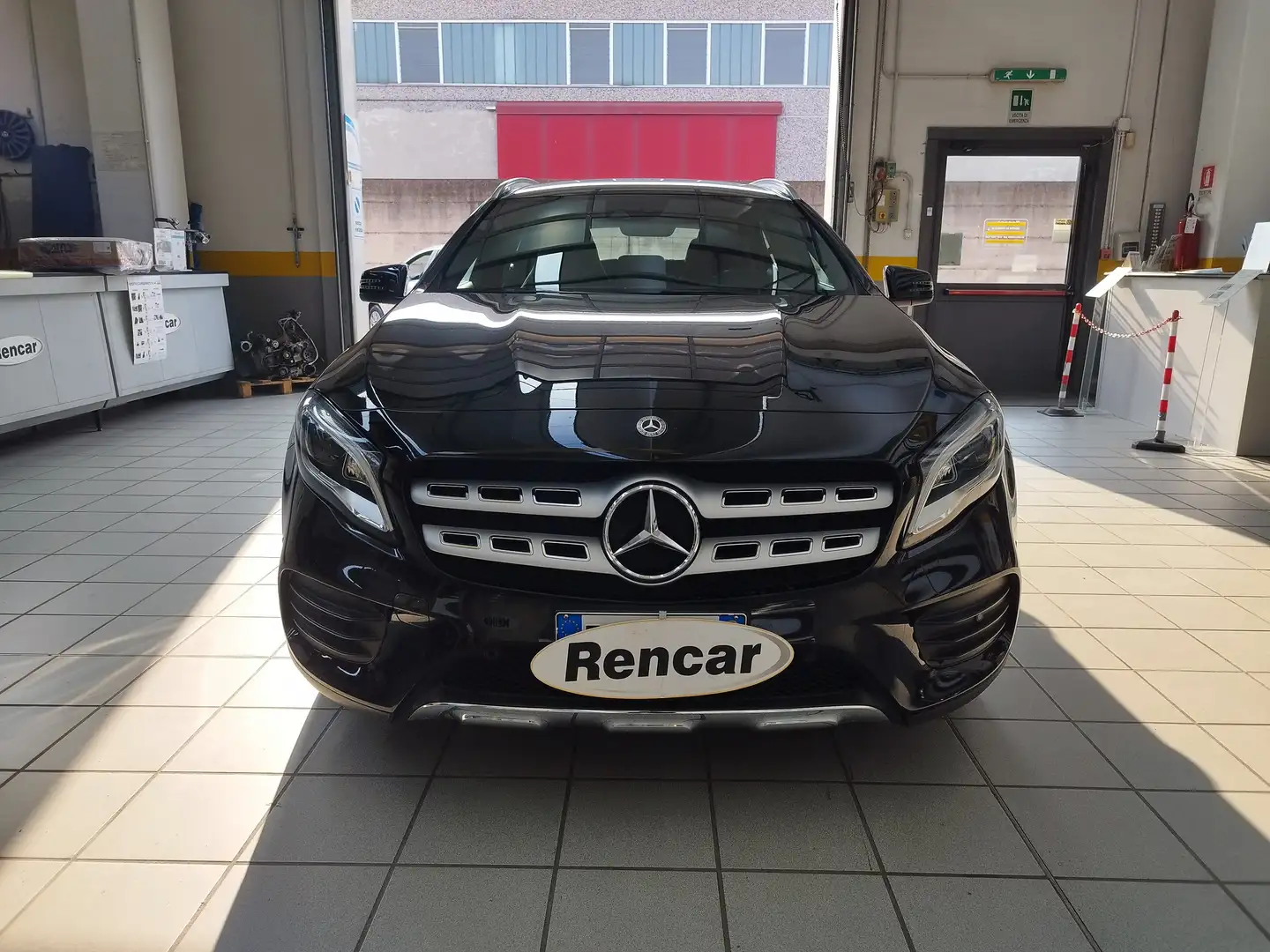Mercedes-Benz GLA 200 GLA 200 d Sport auto AMG Nero - 2