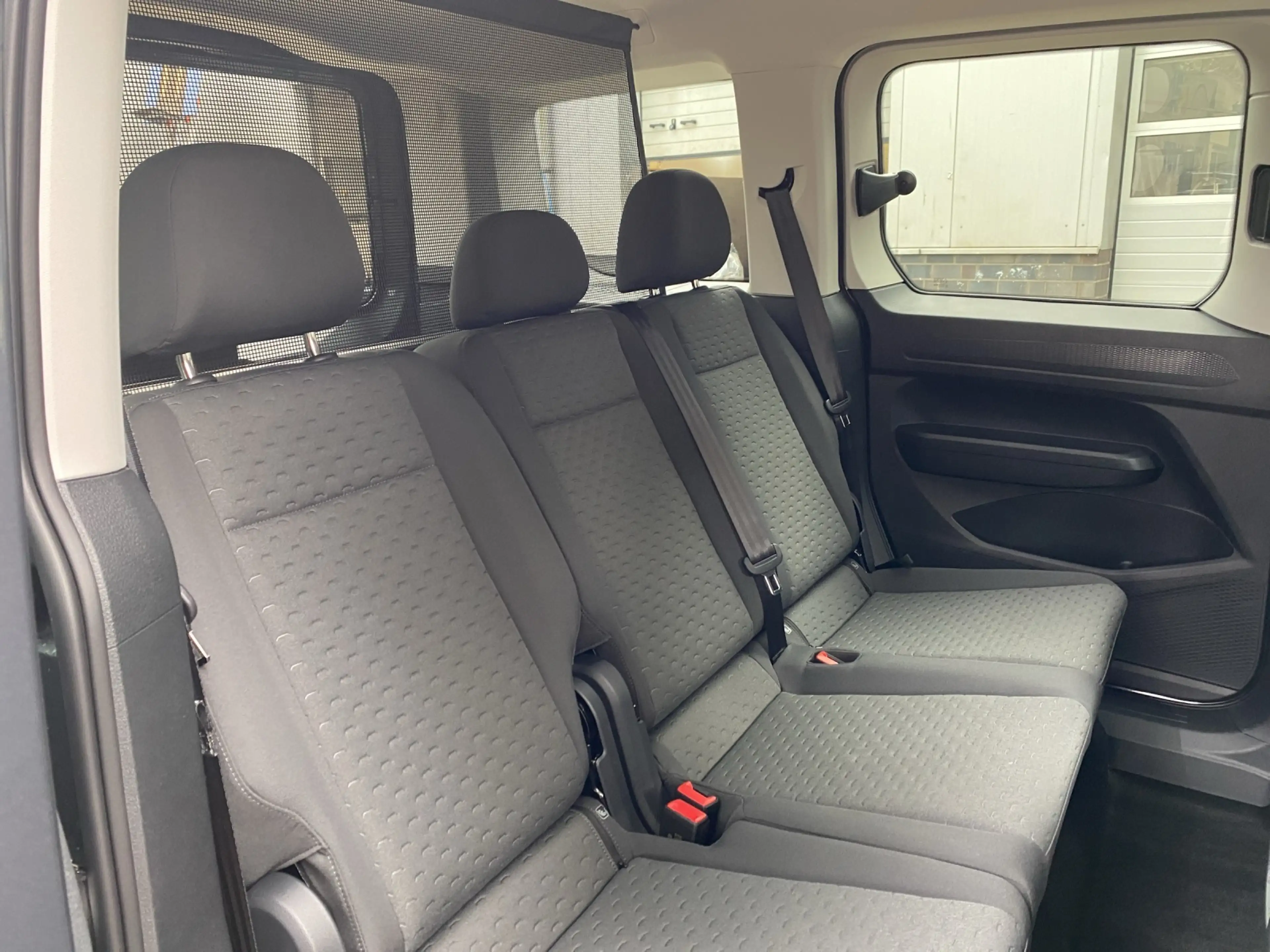 Volkswagen Caddy Life 2.0 TDI DSG Edition — photo 14