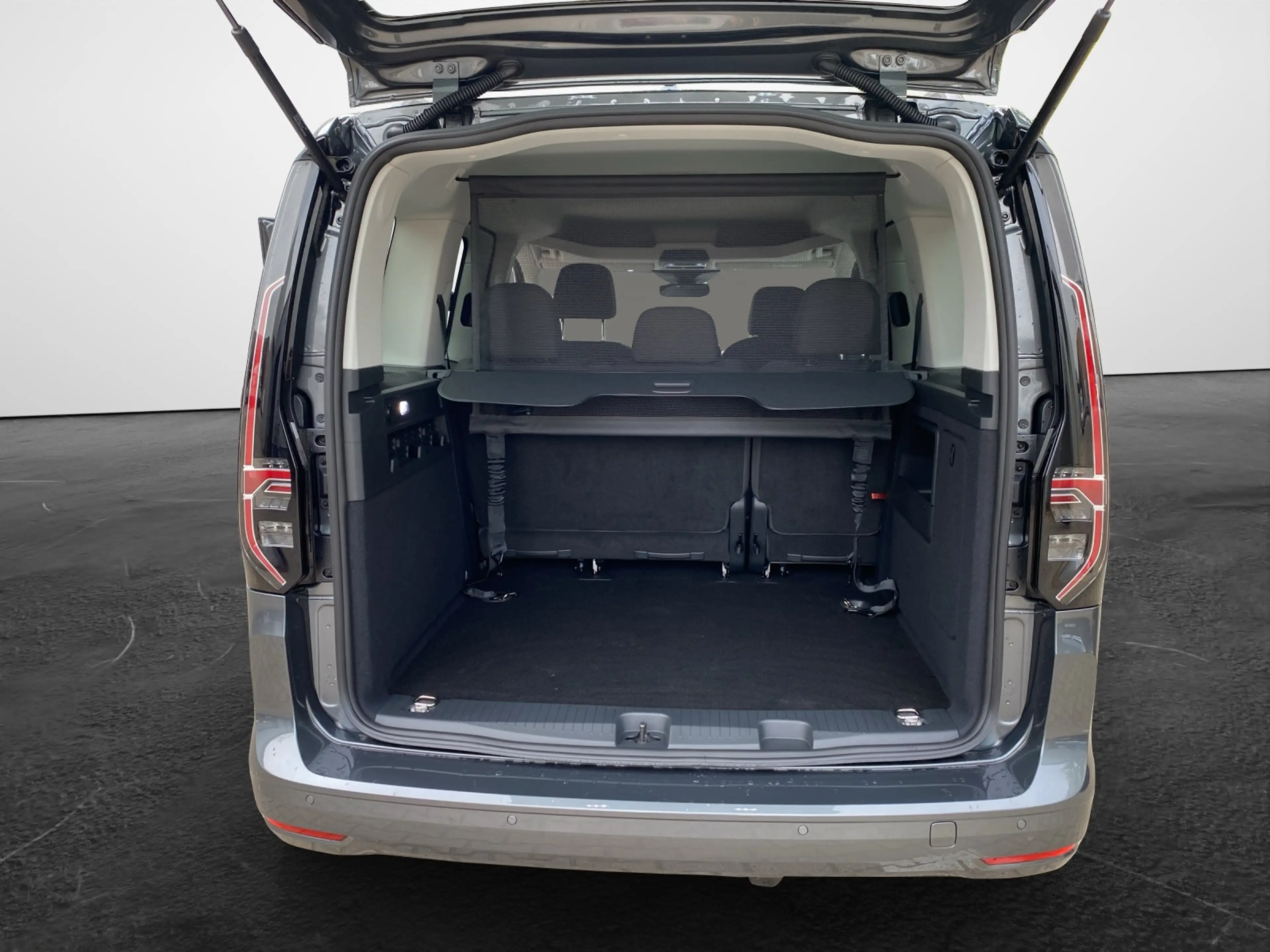 Volkswagen Caddy Life 2.0 TDI DSG Edition — photo 12