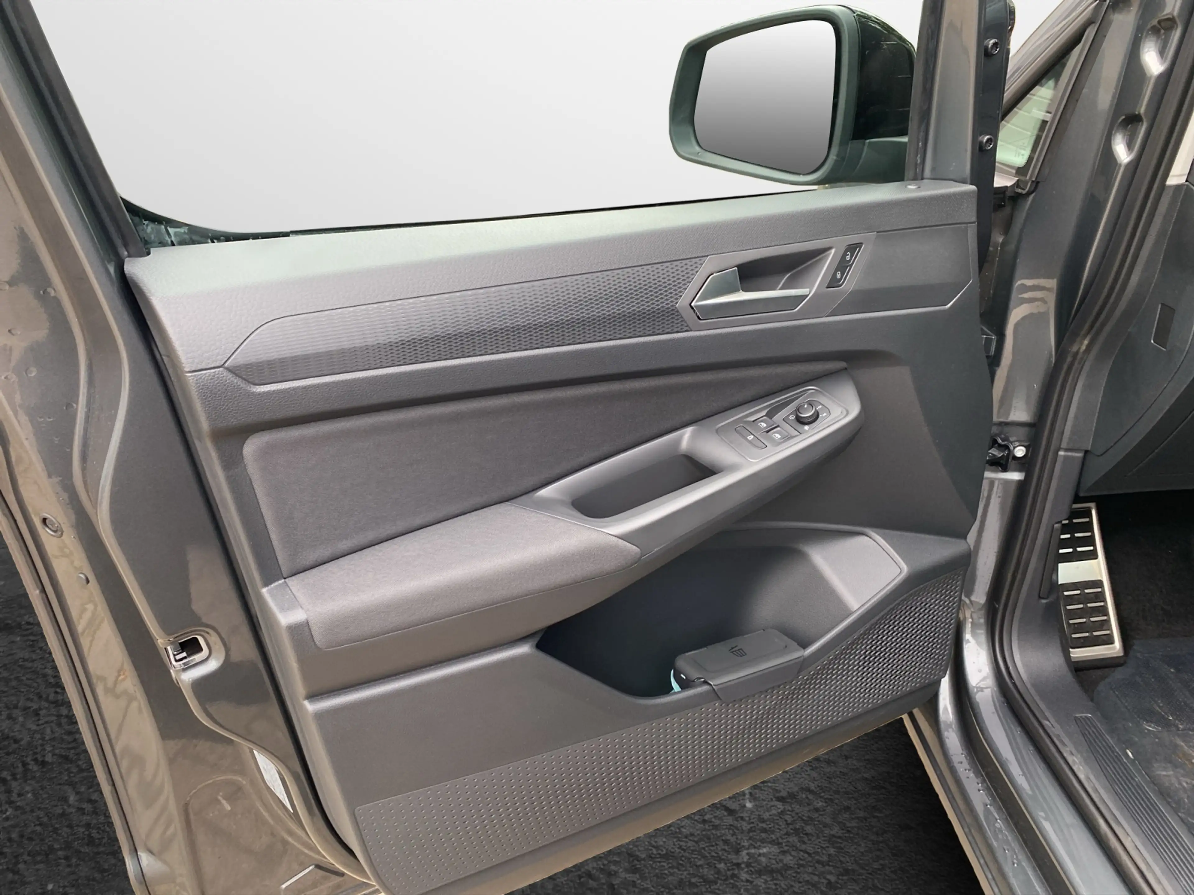 Volkswagen Caddy Life 2.0 TDI DSG Edition — photo 6