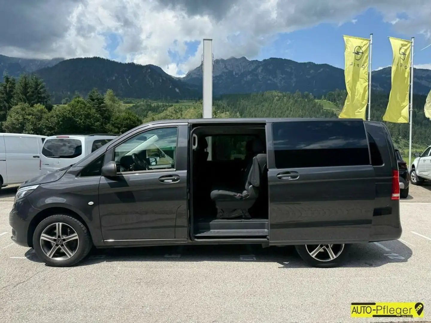 Mercedes-Benz Vito Tourer Select 116 CDI 4x4 lang Automatik Grau - 2