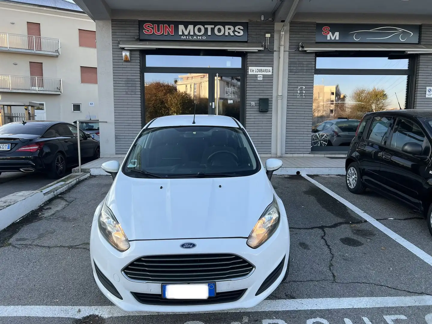 Ford Fiesta PLUS Blanc - 1