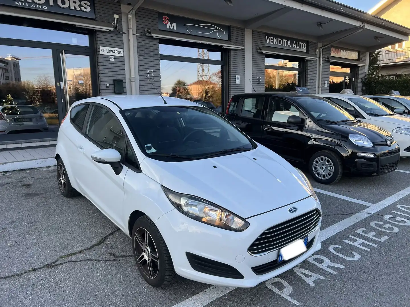 Ford Fiesta PLUS Blanc - 2