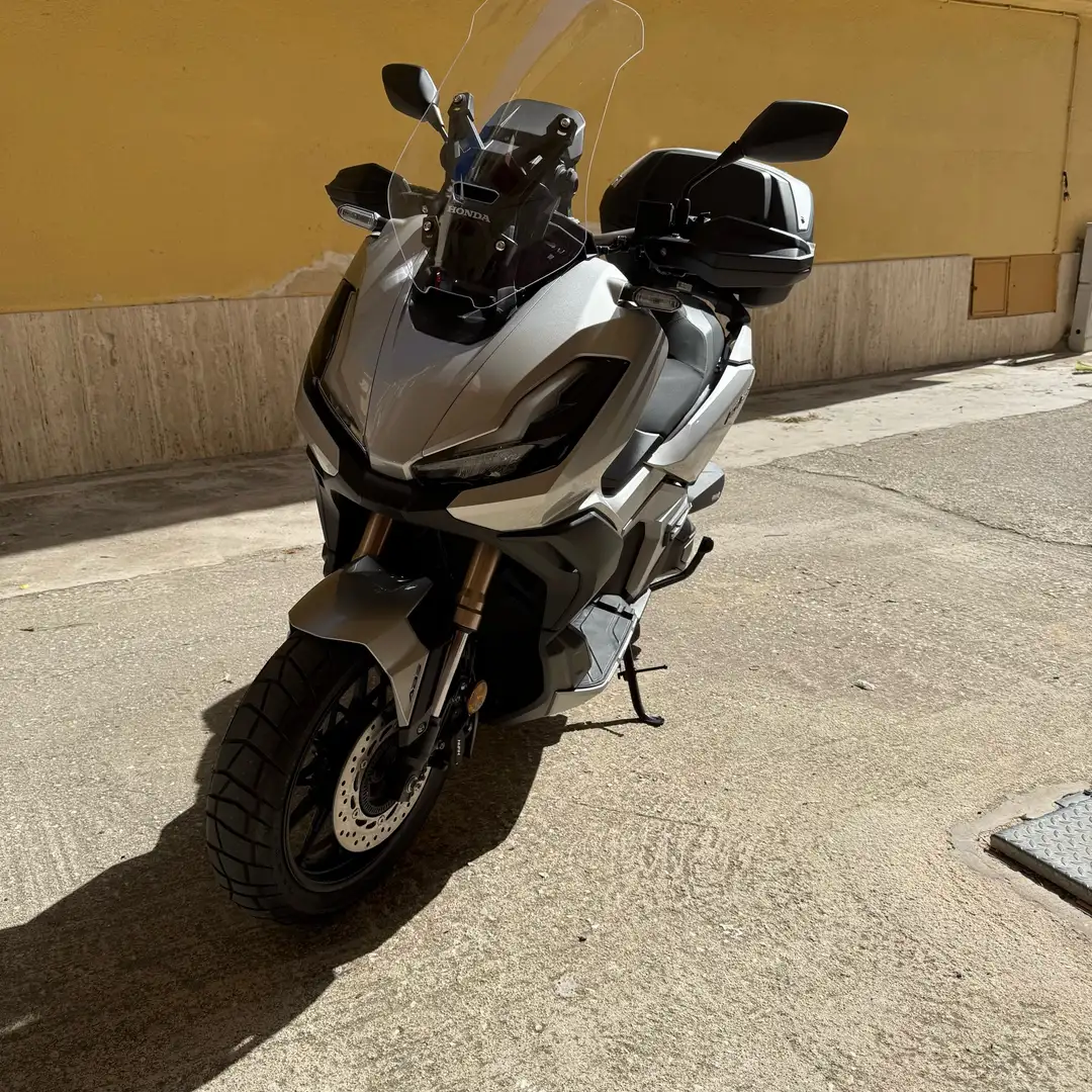 Honda ADV 350 Argintiu - 1