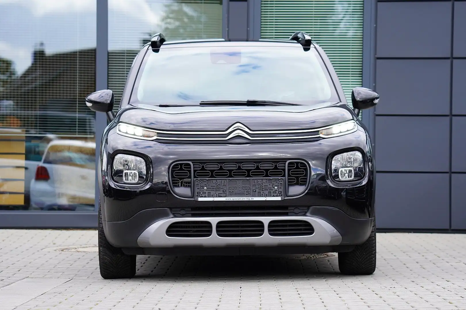 Citroen C3 Aircross Shine *MIT 2 JAHREN GARANTIE* Schwarz - 1