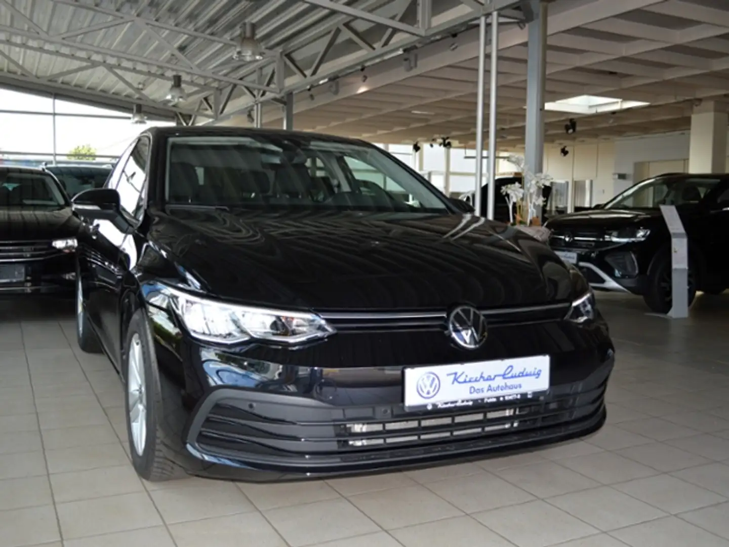 Volkswagen Golf VIII  2,0 TDI DSG Life NAVI LED SH ALU Noir - 1