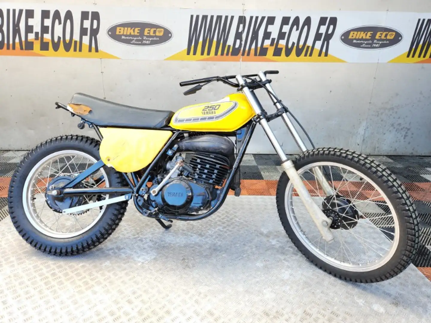 Yamaha YZ 250 Jaune - 1