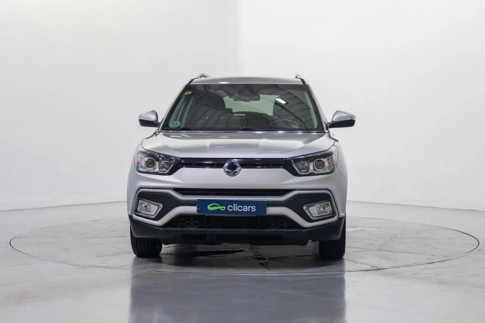 SsangYong XLV D16 Limited 4x2 Gris - 2