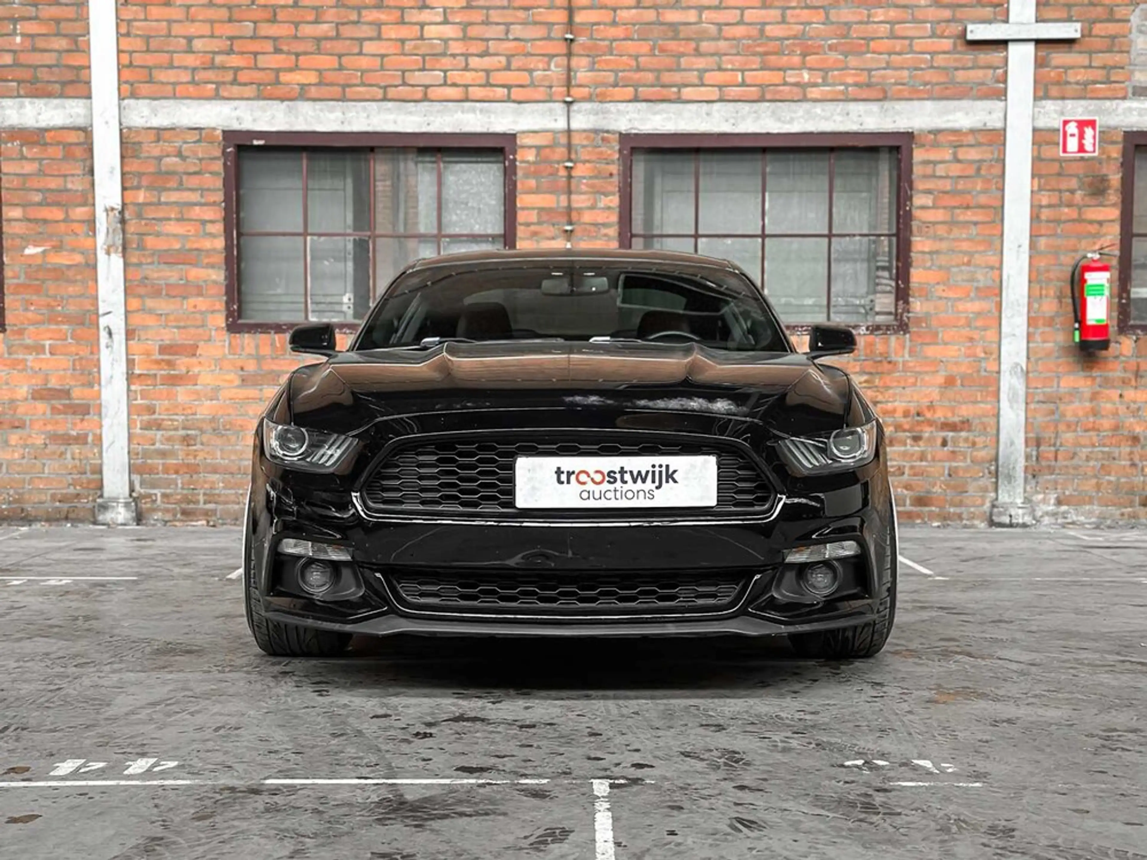 Ford Mustang Coupe Ecoboost Premium — photo 5