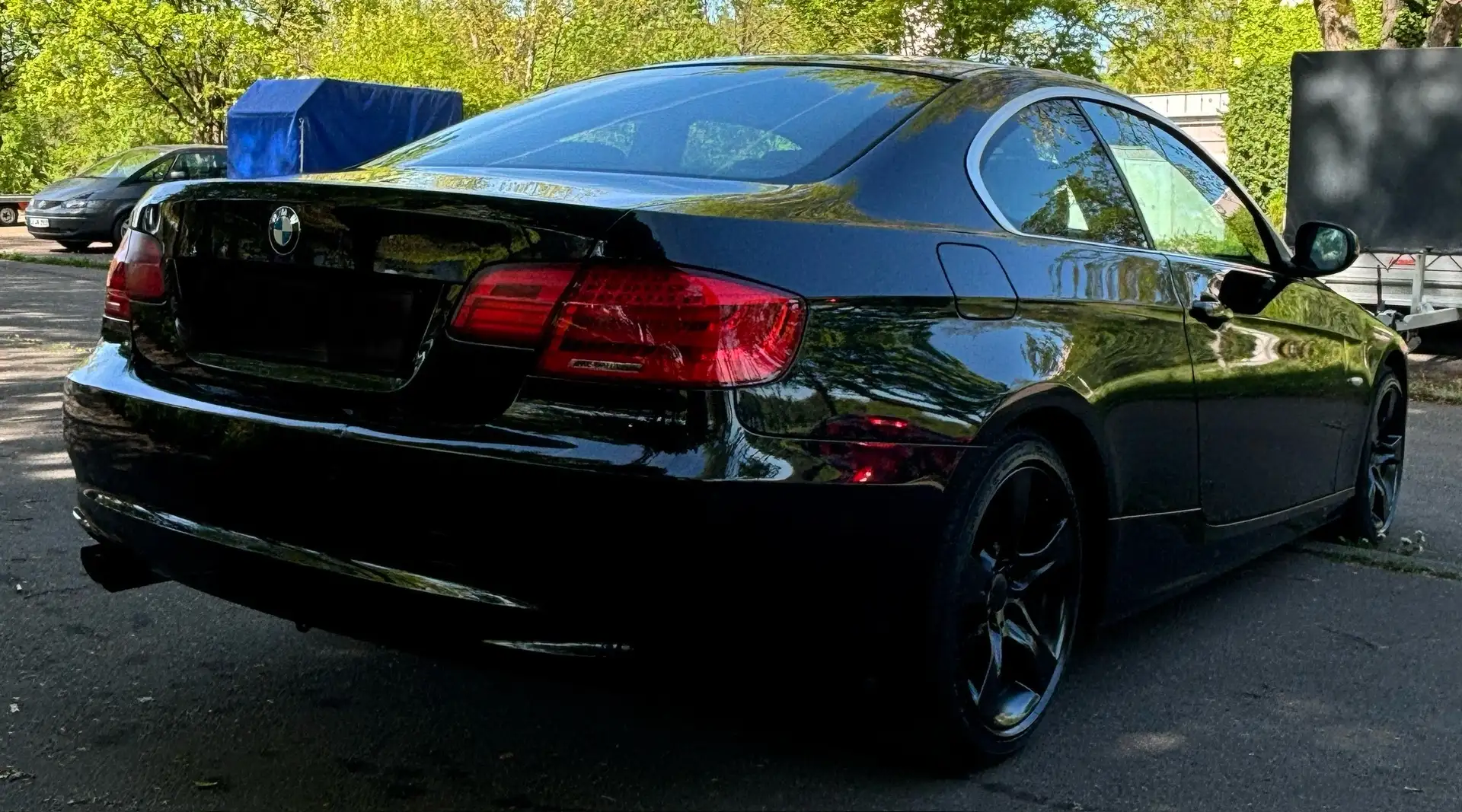 BMW 325 325i Coupe Aut. Černá - 2
