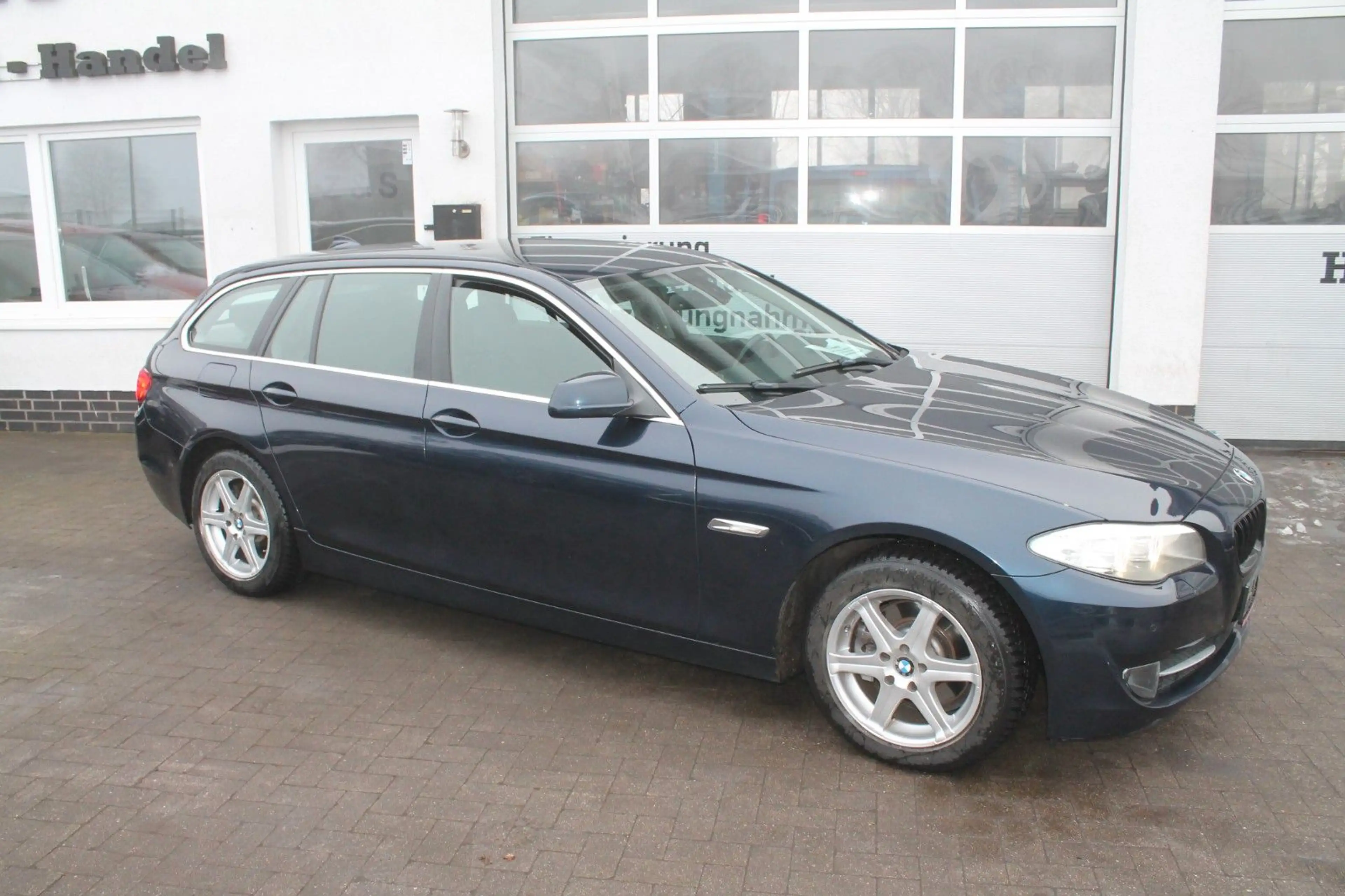BMW 523 5 Touring 523 i — photo 2
