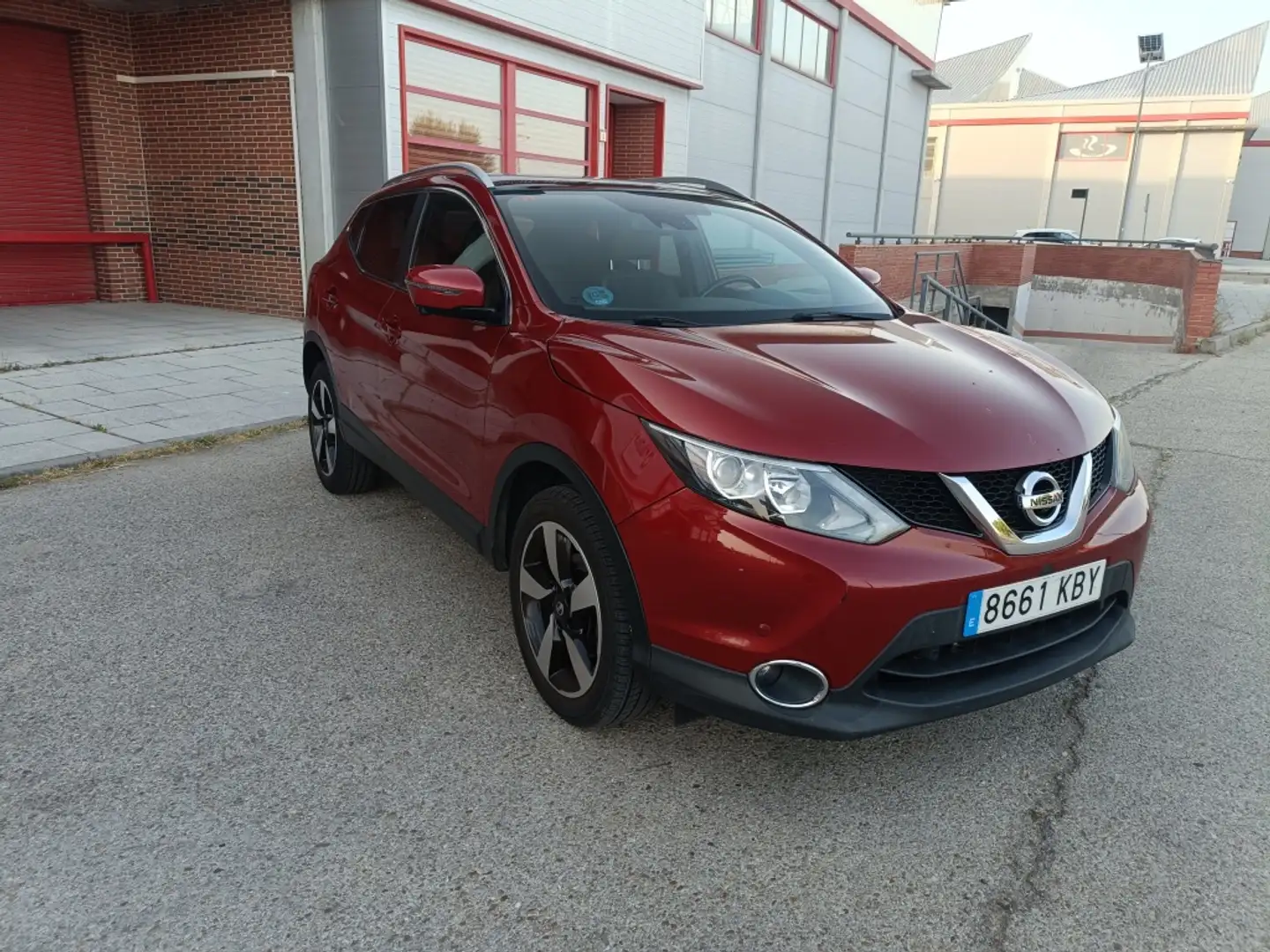 Nissan Qashqai 1.6dCi N-Connecta 4x2 Burdeos - 1