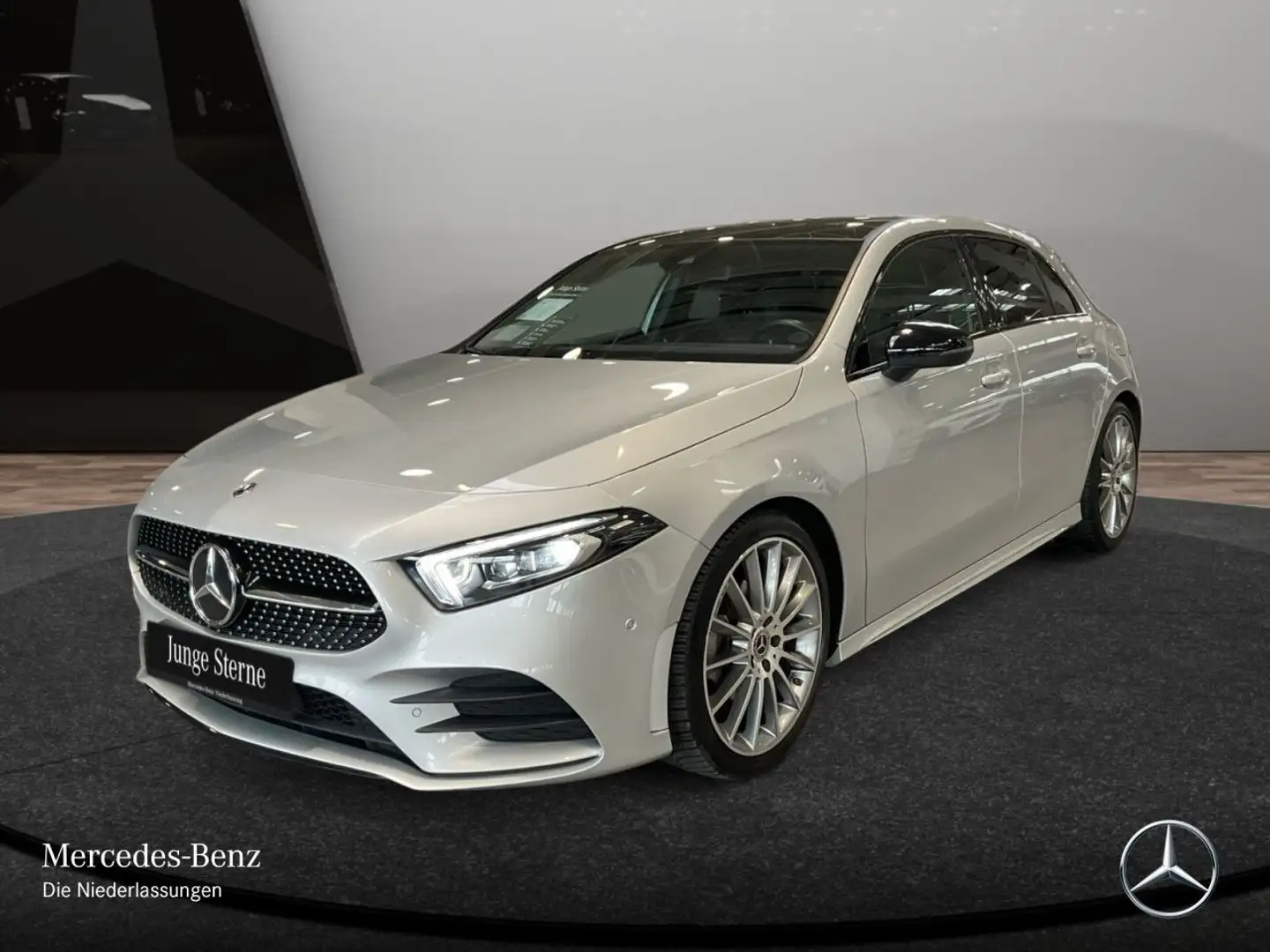 Mercedes-Benz A 180 AMG+NIGHT+PANO+MULTIBEAM+KAMERA+19"+TOTW+7G Silber - 2