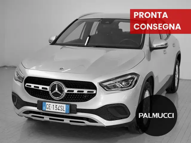 Mercedes-Benz GLA 180 GLA 180 d Automatic Business Extra