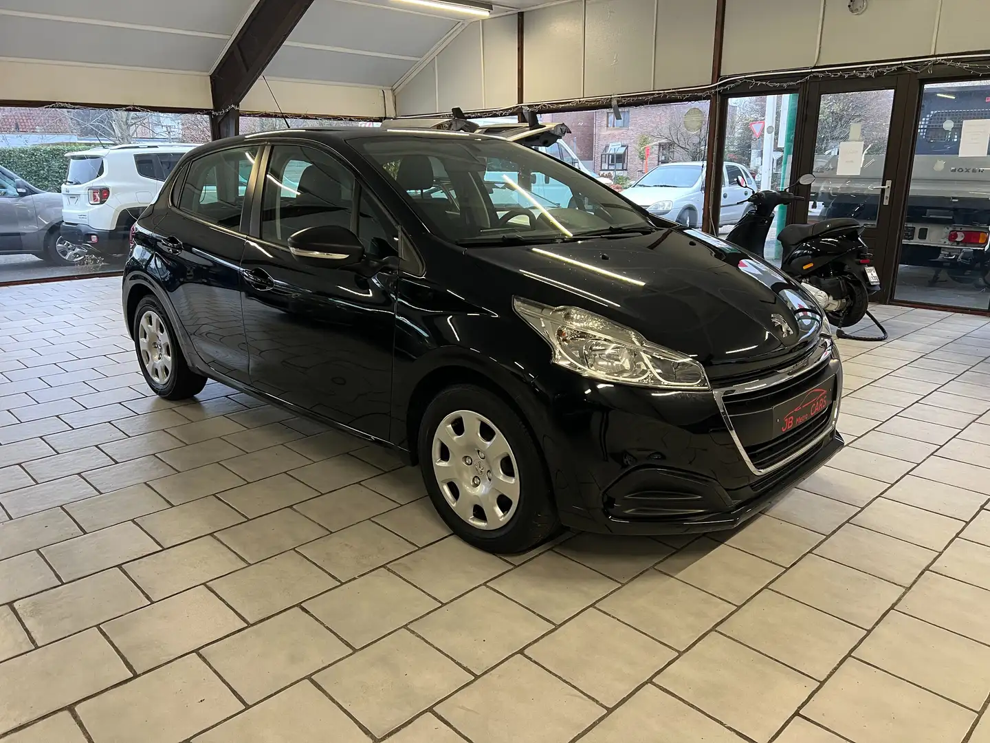 Peugeot 208 1.0 i /CAR PASS/euro 6b/36000 km/Garantie/airco Negro - 1