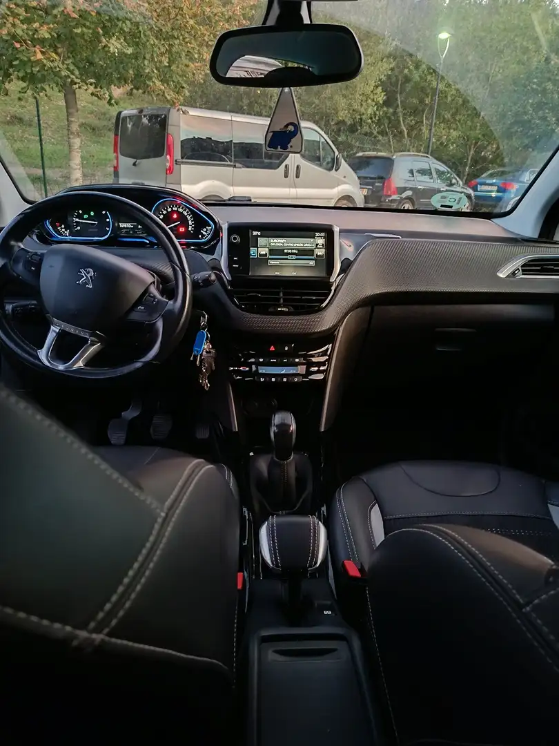 Peugeot 2008 120 VTI Allure - 2