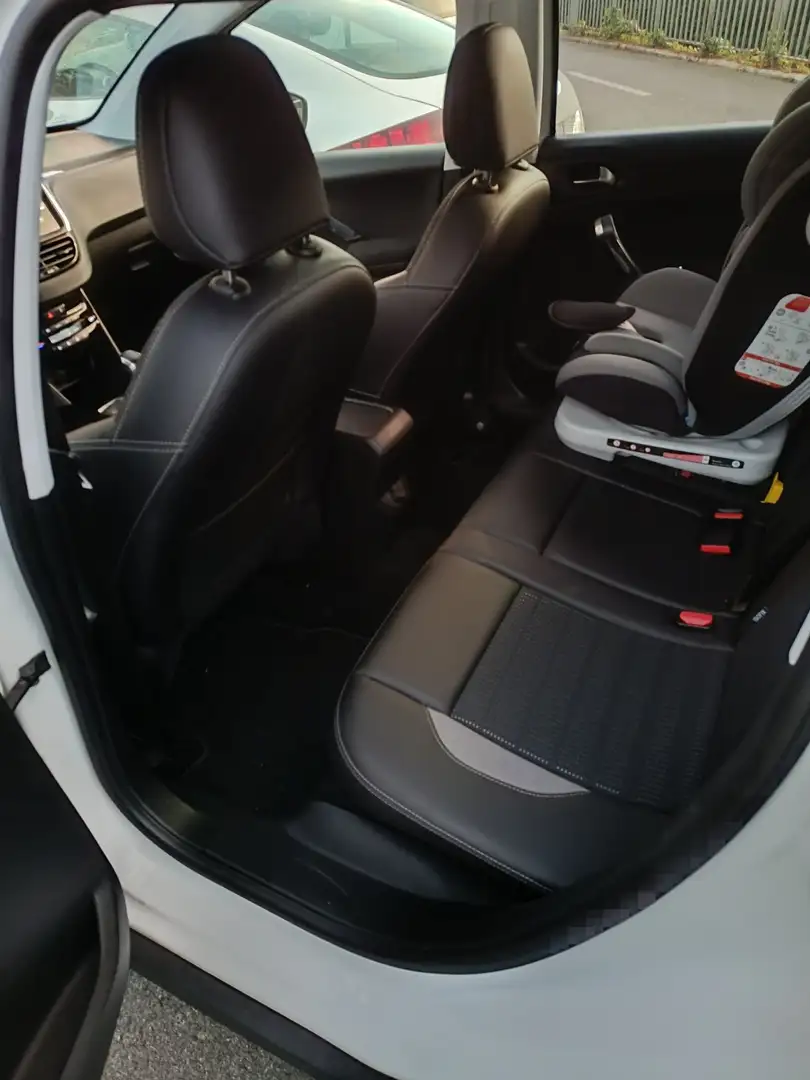 Peugeot 2008 120 VTI Allure - 1