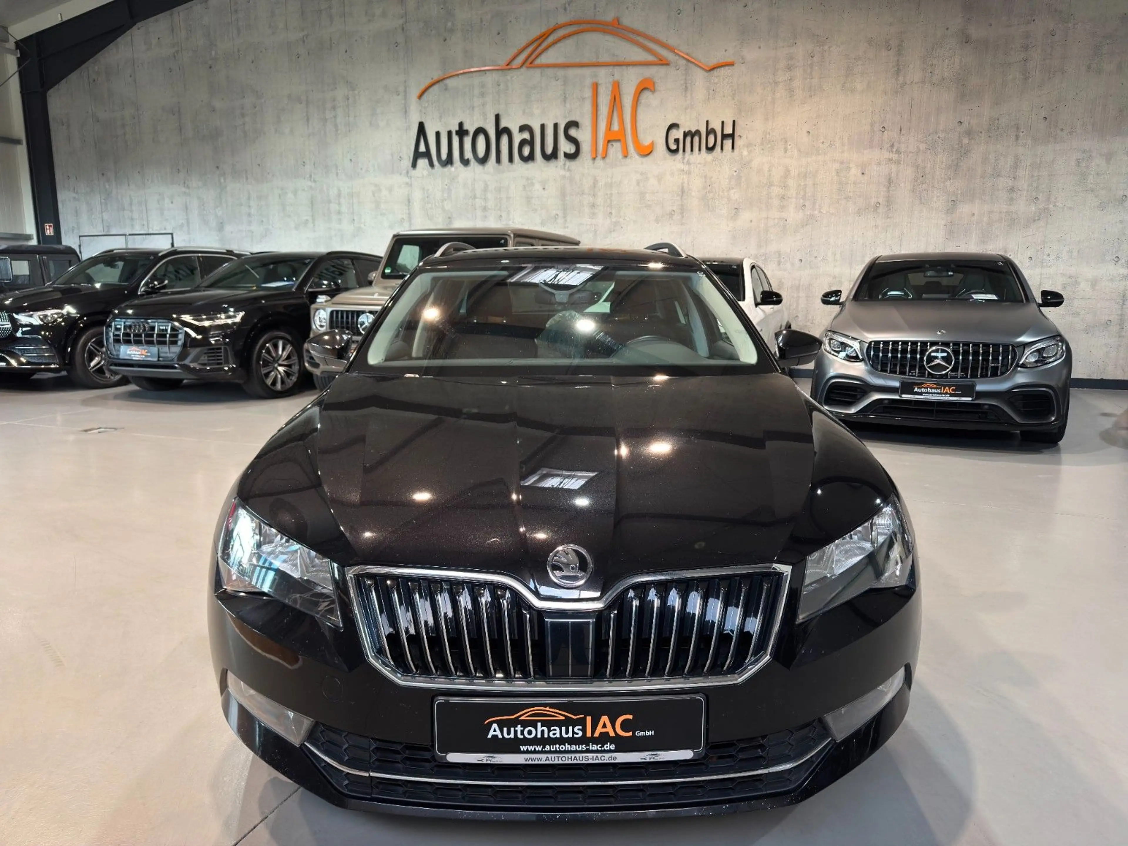 Skoda Superb /Combi/Ambition/4x4/AHK/TOUCH/ACC/SHZ — photo 3