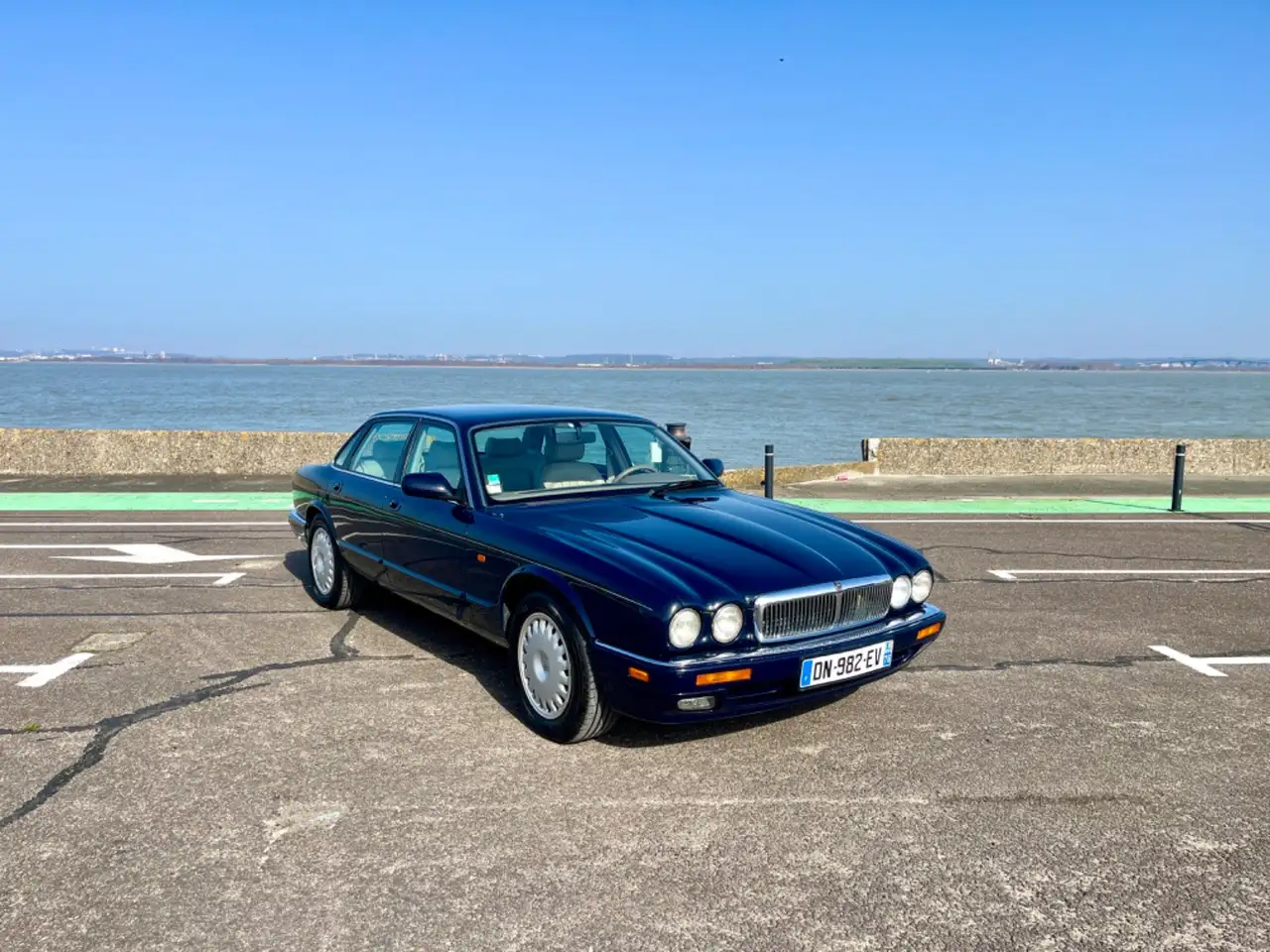 Jaguar XJ6, foto 2