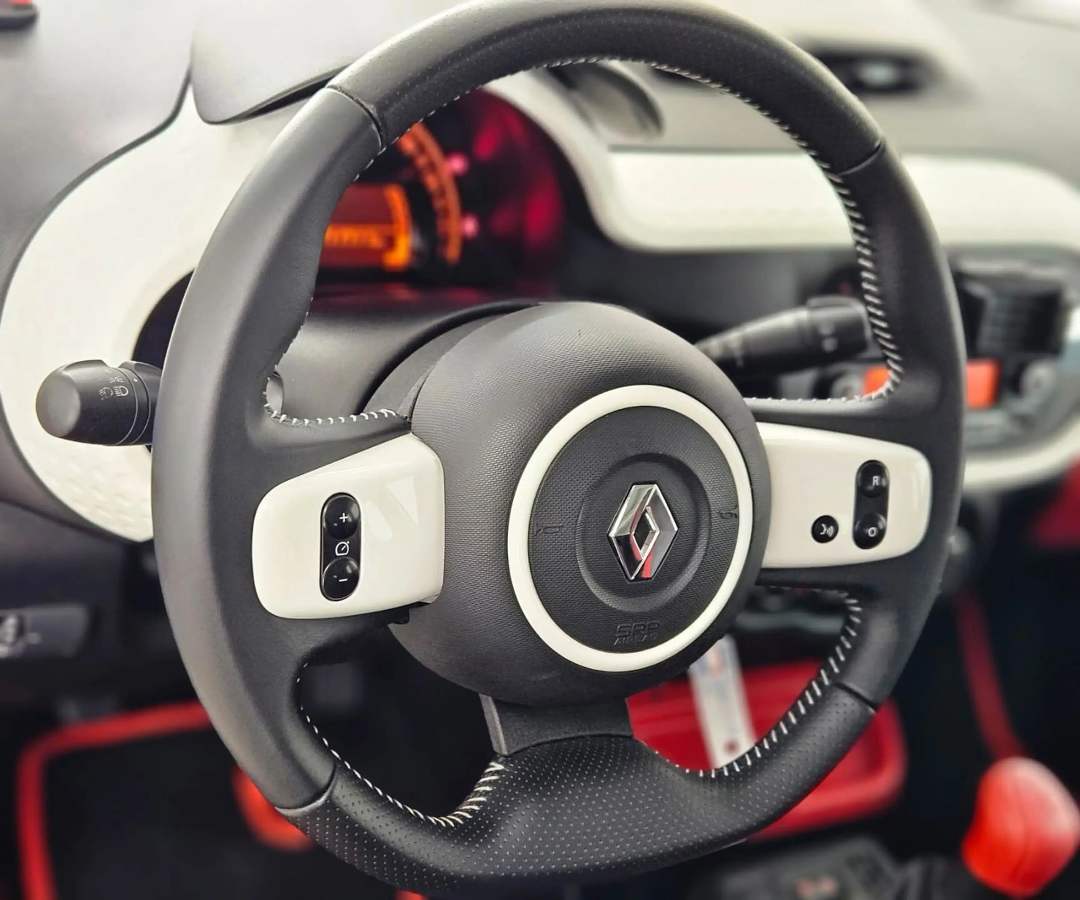 Renault Twingo Dynamique *PANO*SHA*KLIMA*PDC*SSA*TEMPO* — photo 11
