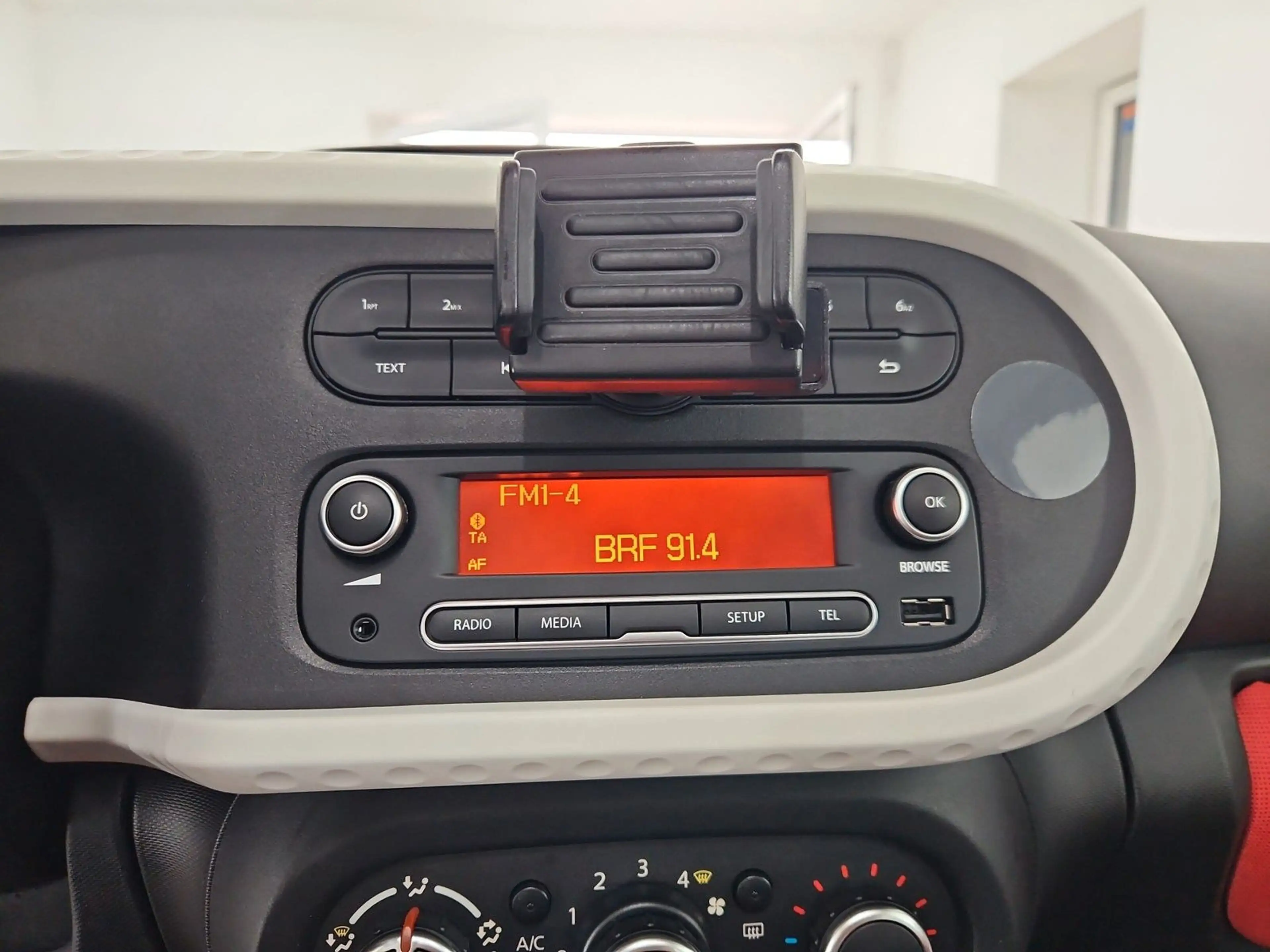 Renault Twingo Dynamique *PANO*SHA*KLIMA*PDC*SSA*TEMPO* — photo 13